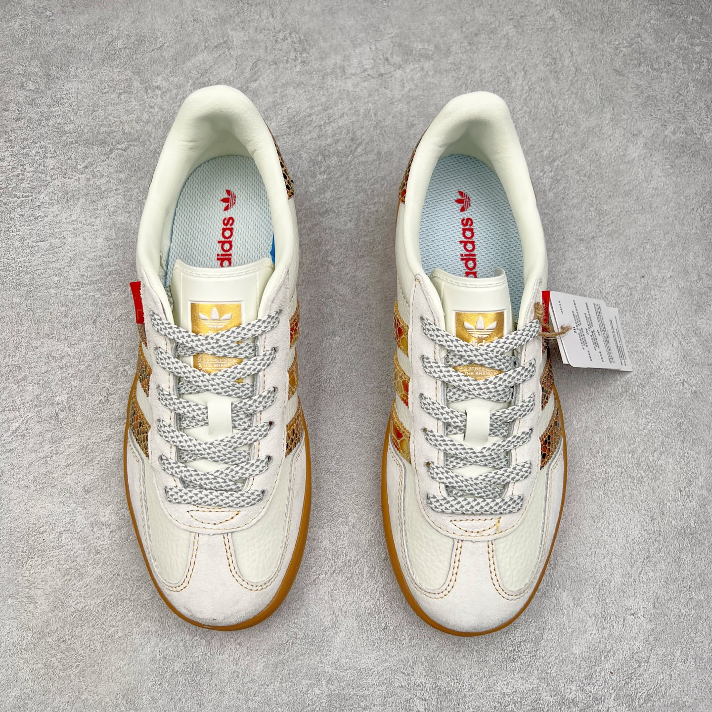 图片[2]-AD Gazelle Indoor Trainers 羚羊内训系列低帮复古百搭休闲运动德训风板鞋 CH6336 90年代经典的复刻版！自60年代以足球训练鞋面世以来,Gazelle就以其经典设计席卷全球。1991年版本的复刻,再造经典Gazelle。采用皮革打造,搭配浊色细节,让这款经典更加简约。尺码：36 36⅔ 37⅓ 38 38⅔ 39⅓ 40 40⅔ 41⅓ 42 42⅔ 43⅓ 44 44⅔ 45-选品中心