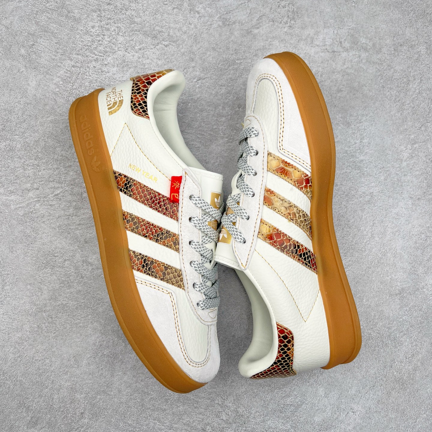 图片[3]-AD Gazelle Indoor Trainers 羚羊内训系列低帮复古百搭休闲运动德训风板鞋 CH6336 90年代经典的复刻版！自60年代以足球训练鞋面世以来,Gazelle就以其经典设计席卷全球。1991年版本的复刻,再造经典Gazelle。采用皮革打造,搭配浊色细节,让这款经典更加简约。尺码：36 36⅔ 37⅓ 38 38⅔ 39⅓ 40 40⅔ 41⅓ 42 42⅔ 43⅓ 44 44⅔ 45-选品中心