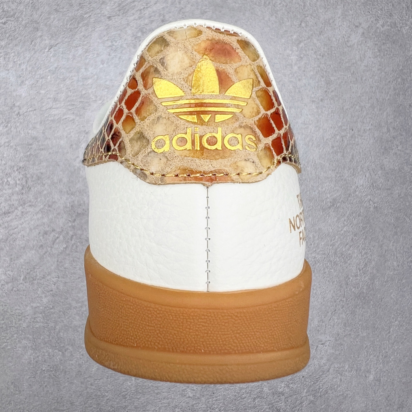 图片[8]-AD Gazelle Indoor Trainers 羚羊内训系列低帮复古百搭休闲运动德训风板鞋 CH6336 90年代经典的复刻版！自60年代以足球训练鞋面世以来,Gazelle就以其经典设计席卷全球。1991年版本的复刻,再造经典Gazelle。采用皮革打造,搭配浊色细节,让这款经典更加简约。尺码：36 36⅔ 37⅓ 38 38⅔ 39⅓ 40 40⅔ 41⅓ 42 42⅔ 43⅓ 44 44⅔ 45-选品中心