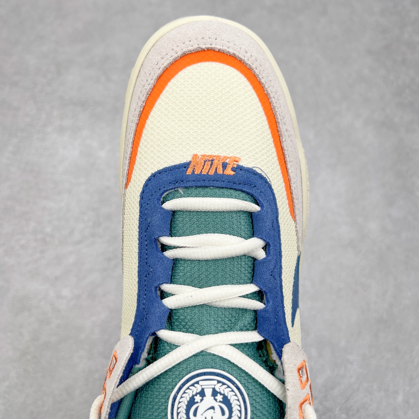 图片[4]-NK SB Day One 低帮休闲板鞋 HM3720-141 鞋款搭载Air Zoom缓震气垫，采用包边结构工艺轻盈柔韧，缔造非凡触板感。织物材料，舒适出众 翻毛皮覆面经久耐穿，塑就挚爱踢板体验。尺码：35.5 36 36.5 37.5 38 38.5 39 40 40.5 41 42 42.5 43 44 44.5 45-选品中心