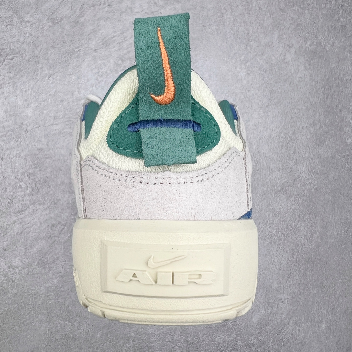 图片[8]-NK SB Day One 低帮休闲板鞋 HM3720-141 鞋款搭载Air Zoom缓震气垫，采用包边结构工艺轻盈柔韧，缔造非凡触板感。织物材料，舒适出众 翻毛皮覆面经久耐穿，塑就挚爱踢板体验。尺码：35.5 36 36.5 37.5 38 38.5 39 40 40.5 41 42 42.5 43 44 44.5 45-选品中心