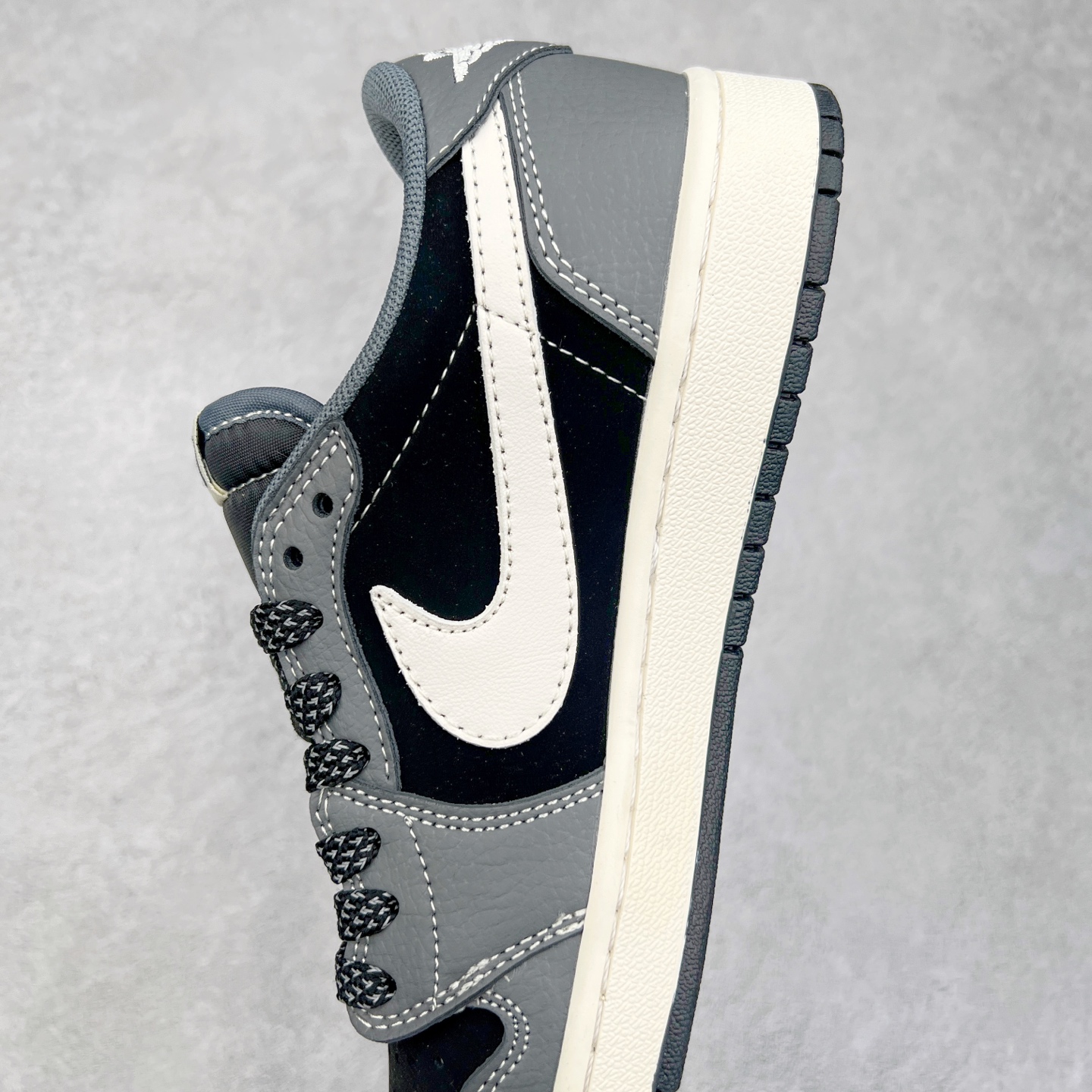 图片[7]-TS x Air Jordan AJ1 Low 倒钩低帮联名定制配色 XS6089-513 原厂内置气垫魔块 A模大底 头层小牛皮 鞋舌AJ原厂专用牛津布+AJ专用反口珍珠布+原厂无杂质高弹内里海棉+特殊封边弹力鞋带 实拍调校N版已经零色差零失真 百分百还原实物色彩所见即所得 不存在货不对板色差等低级问题 选购参考实物拍摄 不混卖不参货 只用心做好货严格选品 承诺混一赔十 尺码：36 36.5 37.5 38 38.5 39 40 40.5 41 42 42.5 43 44 44.5 45-选品中心