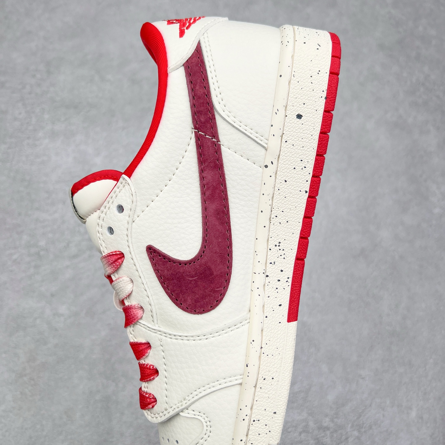 图片[7]-TS x Air Jordan AJ1 Low 倒钩低帮联名定制配色 CF3688-077 原厂内置气垫魔块 A模大底 头层小牛皮 鞋舌AJ原厂专用牛津布+AJ专用反口珍珠布+原厂无杂质高弹内里海棉+特殊封边弹力鞋带 实拍调校N版已经零色差零失真 百分百还原实物色彩所见即所得 不存在货不对板色差等低级问题 选购参考实物拍摄 不混卖不参货 只用心做好货严格选品 承诺混一赔十 尺码：36 36.5 37.5 38 38.5 39 40 40.5 41 42 42.5 43 44 44.5 45-选品中心