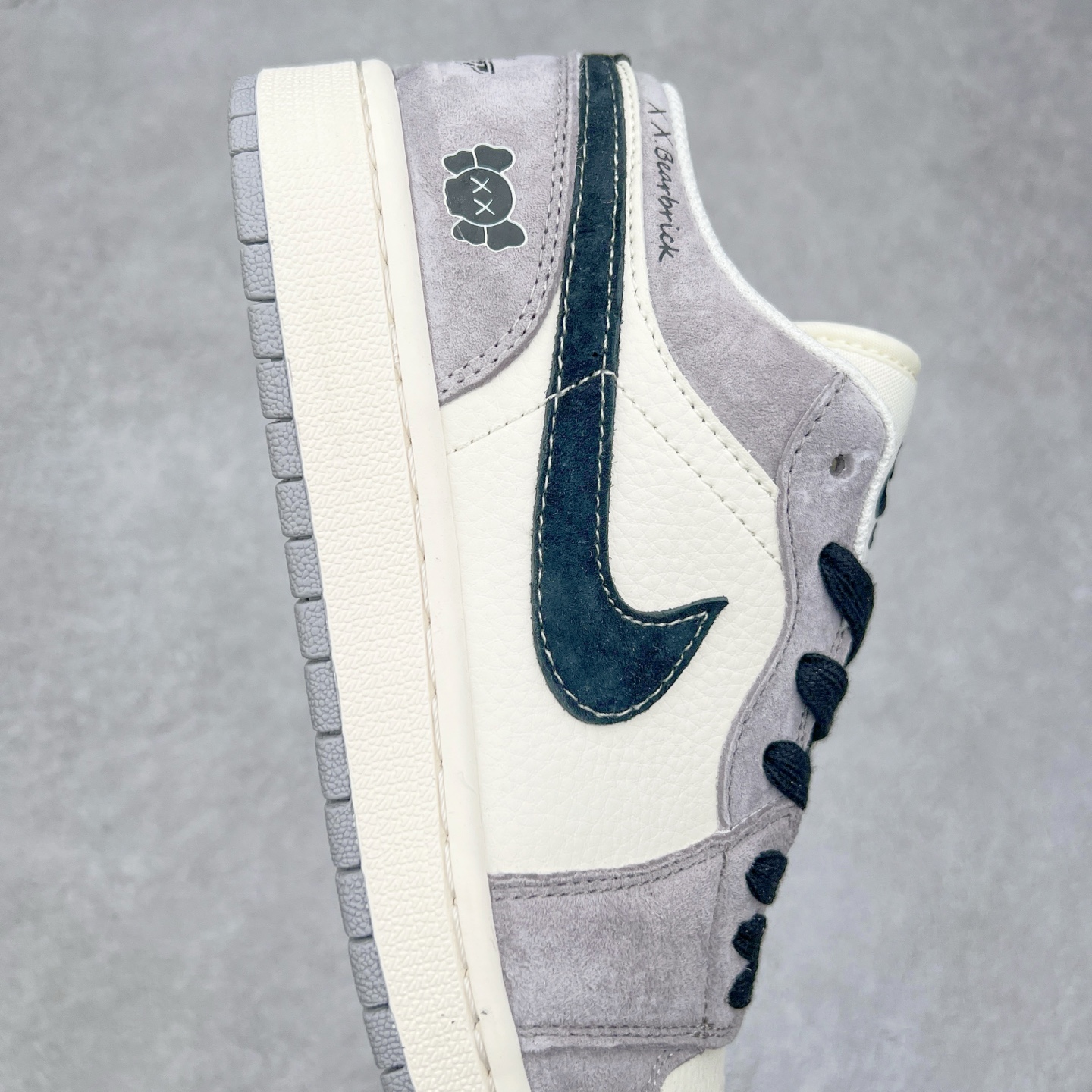 图片[6]-Air Jordan AJ1 Low 低帮定制 SJ9950-015 原厂内置气垫魔块 A模大底 头层小牛皮 鞋舌AJ原厂专用牛津布+AJ专用反口珍珠布+原厂无杂质高弹内里海棉+特殊封边弹力鞋带 尺码：36 36.5 37.5 38 38.5 39 40 40.5 41 42 42.5 43 44 44.5 45-选品中心