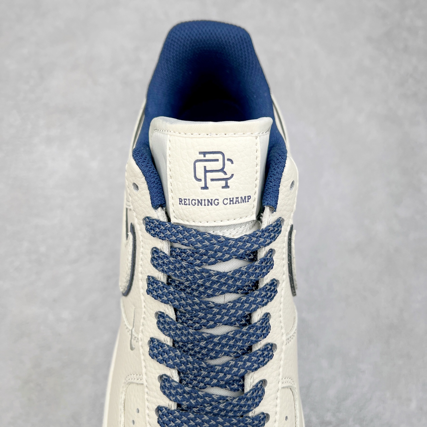 图片[5]-NK Air Force 1´07 Low 空军一号低帮百搭休闲运动板鞋 RC2369-176 柔软、弹性十足的缓震性能和出色的中底设计 横跨复古与现代的外型结合 造就出风靡全球 三十多年的Force 1 直到今天还深受青睐 实拍调校N版已经零色差零失真 百分百还原实物色彩所见即所得 不存在货不对板色差等低级问题 选购参考实物拍摄 不混卖不参货 只用心做好货严格选品 承诺混一赔十 尺码：36 36.5 37.5 38 38.5 39 40 40.5 41 42 42.5 43 44 44.5 45-选品中心