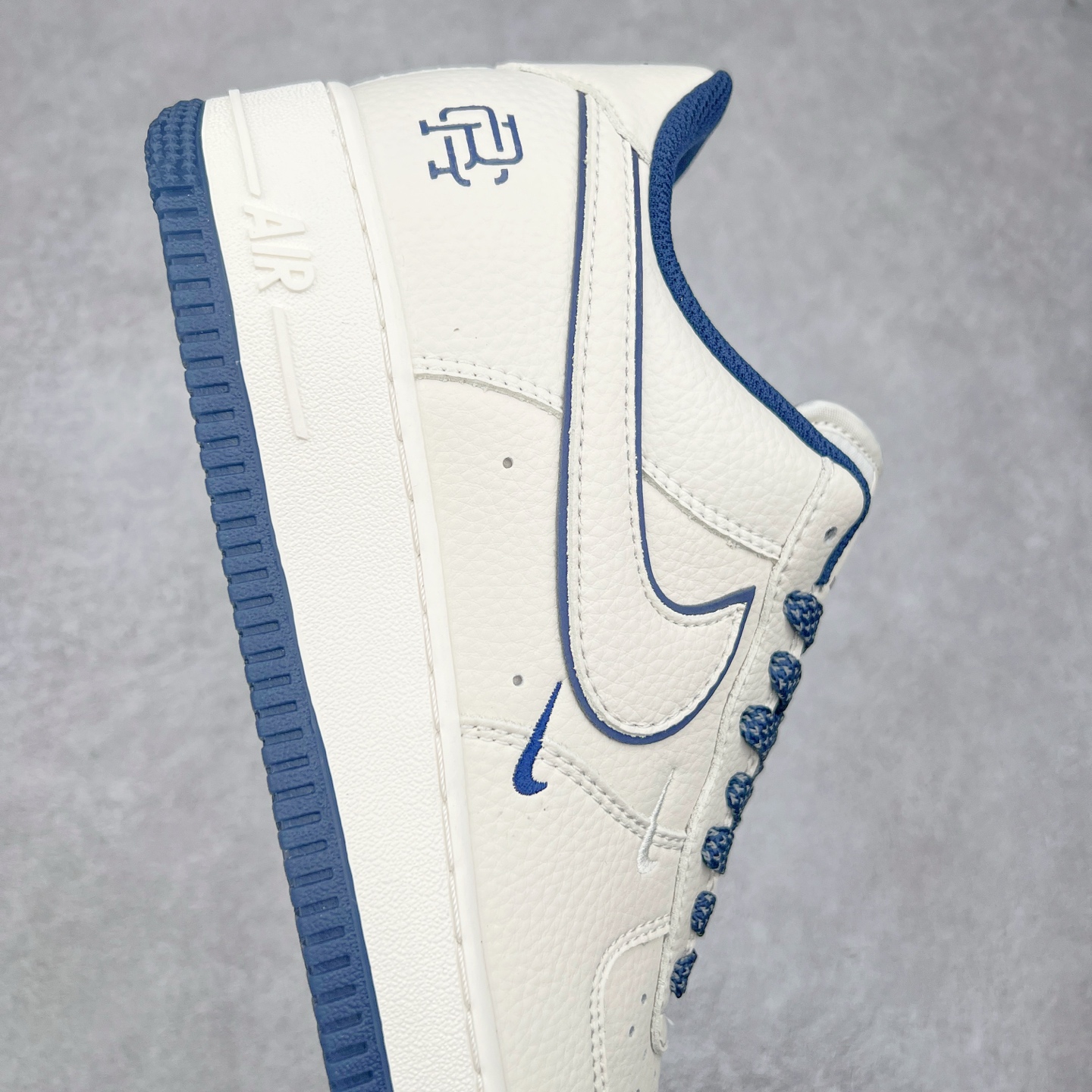 图片[6]-NK Air Force 1´07 Low 空军一号低帮百搭休闲运动板鞋 RC2369-176 柔软、弹性十足的缓震性能和出色的中底设计 横跨复古与现代的外型结合 造就出风靡全球 三十多年的Force 1 直到今天还深受青睐 实拍调校N版已经零色差零失真 百分百还原实物色彩所见即所得 不存在货不对板色差等低级问题 选购参考实物拍摄 不混卖不参货 只用心做好货严格选品 承诺混一赔十 尺码：36 36.5 37.5 38 38.5 39 40 40.5 41 42 42.5 43 44 44.5 45-选品中心