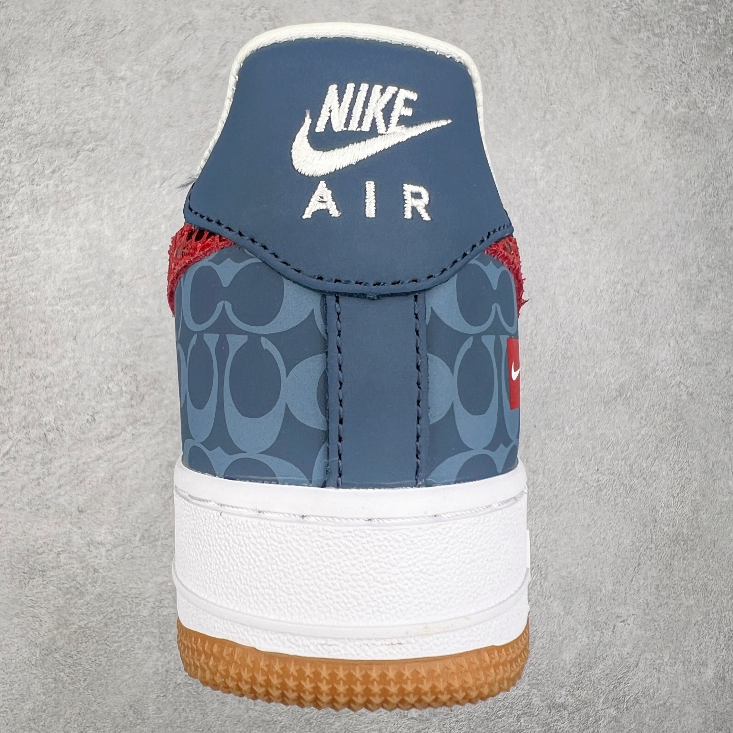 图片[8]-NK Air Force 1´07 Low 空军一号低帮百搭休闲运动板鞋 DF0188-039 柔软、弹性十足的缓震性能和出色的中底设计 横跨复古与现代的外型结合 造就出风靡全球 三十多年的Force 1 直到今天还深受青睐 实拍调校N版已经零色差零失真 百分百还原实物色彩所见即所得 不存在货不对板色差等低级问题 选购参考实物拍摄 不混卖不参货 只用心做好货严格选品 承诺混一赔十 尺码：36 36.5 37.5 38 38.5 39 40 40.5 41 42 42.5 43 44 44.5 45-选品中心