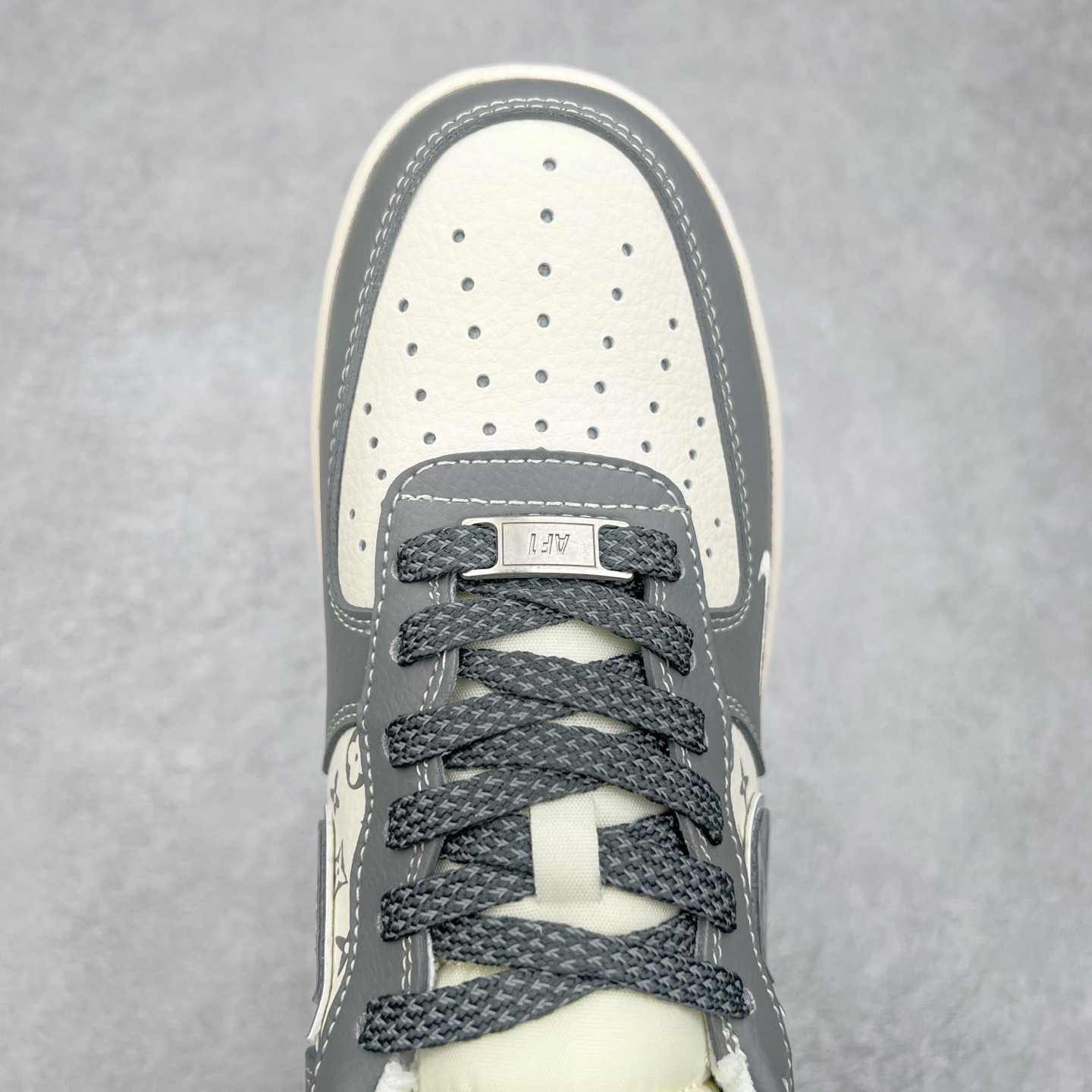 图片[4]-NK Air Force 1´07 Low 空军一号低帮百搭休闲运动板鞋 XZ6188-338 柔软、弹性十足的缓震性能和出色的中底设计 横跨复古与现代的外型结合 造就出风靡全球 三十多年的Force 1 直到今天还深受青睐 实拍调校N版已经零色差零失真 百分百还原实物色彩所见即所得 不存在货不对板色差等低级问题 选购参考实物拍摄 不混卖不参货 只用心做好货严格选品 承诺混一赔十 尺码：36 36.5 37.5 38 38.5 39 40 40.5 41 42 42.5 43 44 44.5 45-选品中心