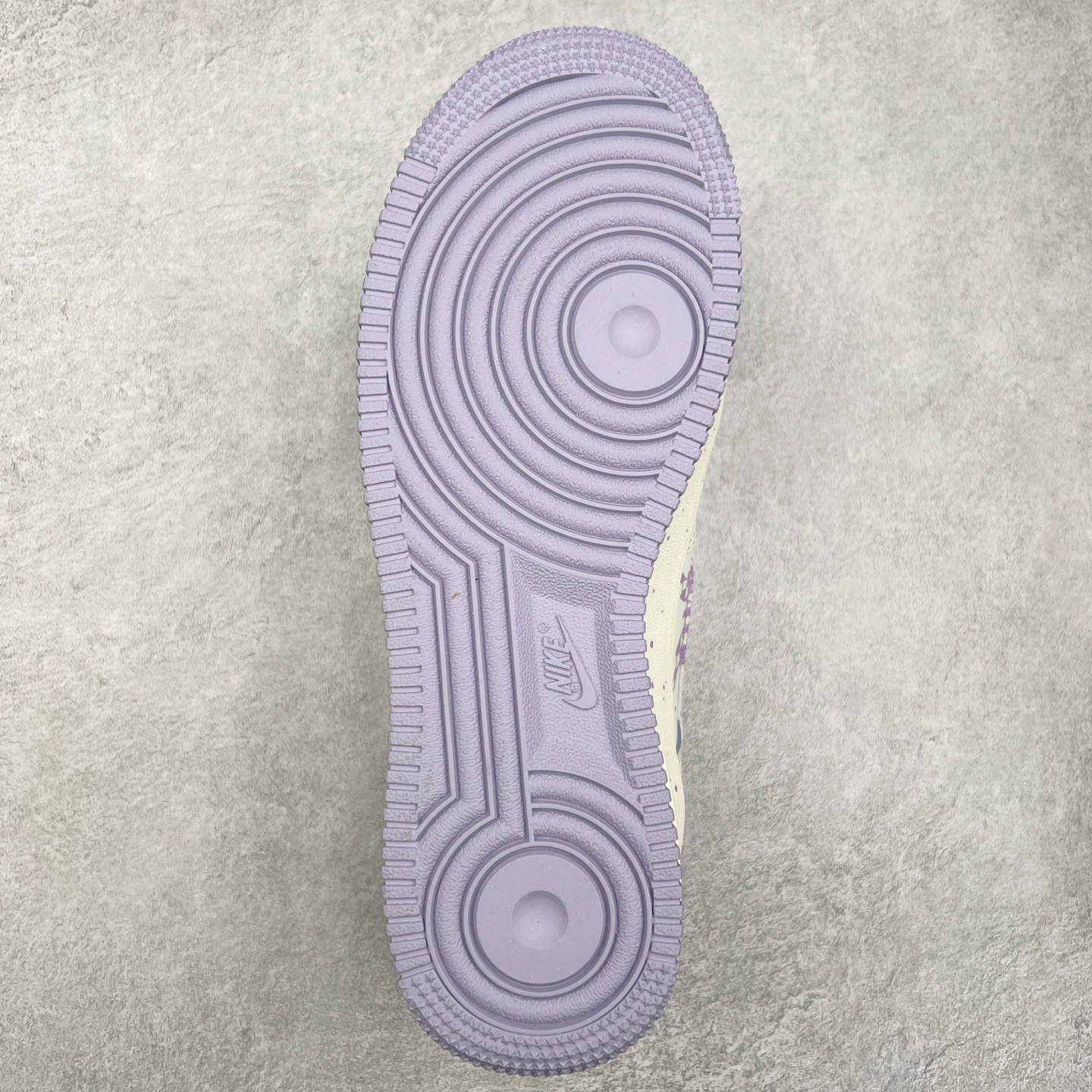 图片[9]-NK Air Force 1´07 Low 空军一号低帮百搭休闲运动板鞋 FB1839-213 柔软、弹性十足的缓震性能和出色的中底设计 横跨复古与现代的外型结合 造就出风靡全球 三十多年的Force 1 直到今天还深受青睐 实拍调校N版已经零色差零失真 百分百还原实物色彩所见即所得 不存在货不对板色差等低级问题 选购参考实物拍摄 不混卖不参货 只用心做好货严格选品 承诺混一赔十 尺码：36 36.5 37.5 38 38.5 39 40 40.5 41 42 42.5 43 44 44.5 45-选品中心