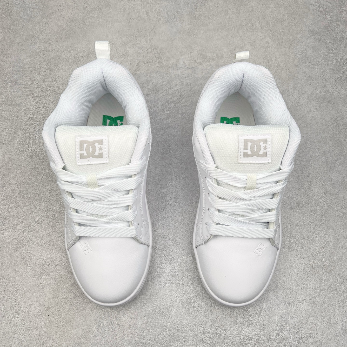 图片[2]-DC Shoes 牛皮百搭潮流时尚面包鞋低帮板鞋 实拍调校N版已经零色差零失真 百分百还原实物色彩所见即所得 不存在货不对板色差等低级问题 选购参考实物拍摄 不混卖不参货 只用心做好货严格选品 承诺混一赔十 尺码：36 36.5 37.5 38 38.5 39 40 40.5 41 42 42.5 43 44 44.5 45-选品中心