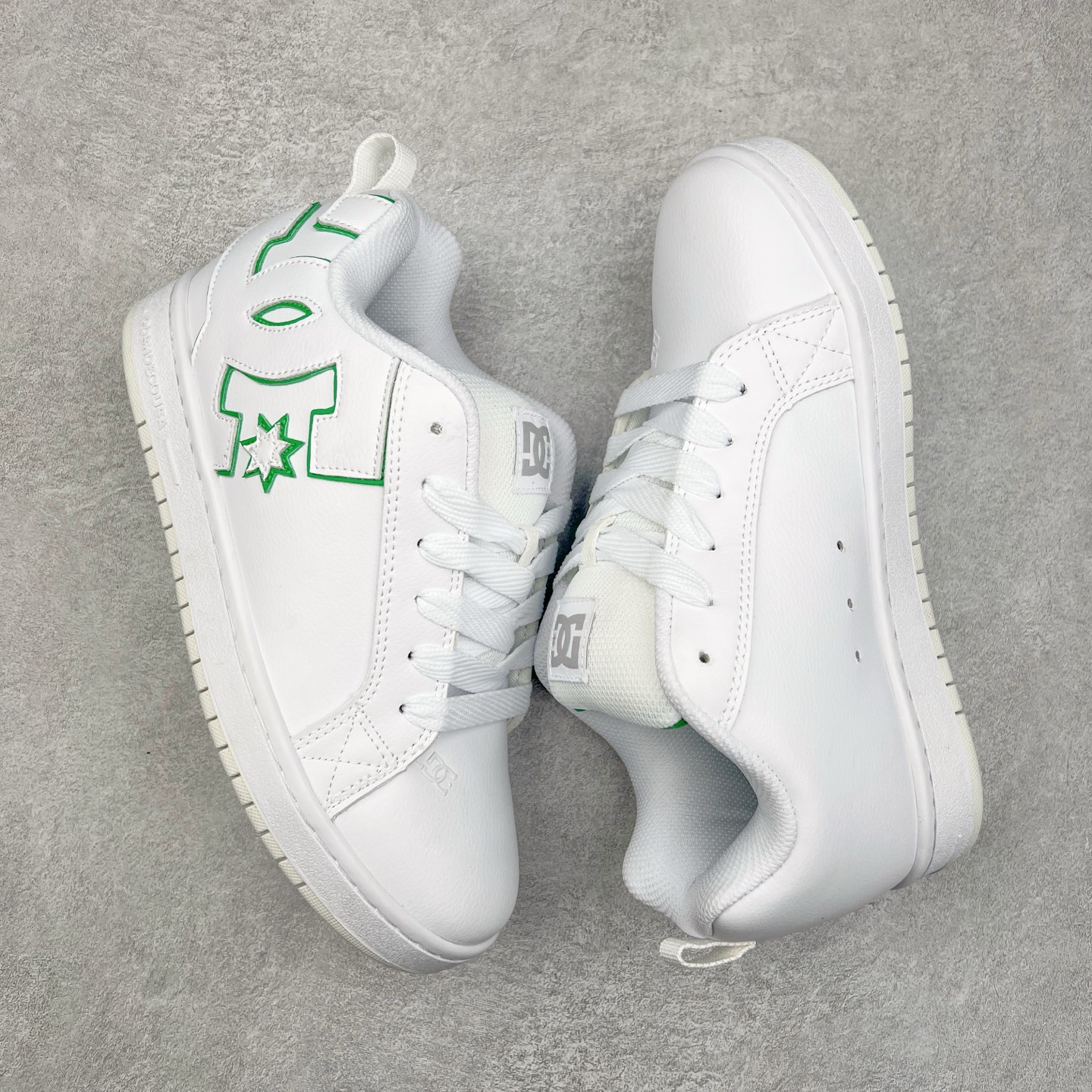 图片[3]-DC Shoes 牛皮百搭潮流时尚面包鞋低帮板鞋 实拍调校N版已经零色差零失真 百分百还原实物色彩所见即所得 不存在货不对板色差等低级问题 选购参考实物拍摄 不混卖不参货 只用心做好货严格选品 承诺混一赔十 尺码：36 36.5 37.5 38 38.5 39 40 40.5 41 42 42.5 43 44 44.5 45-选品中心