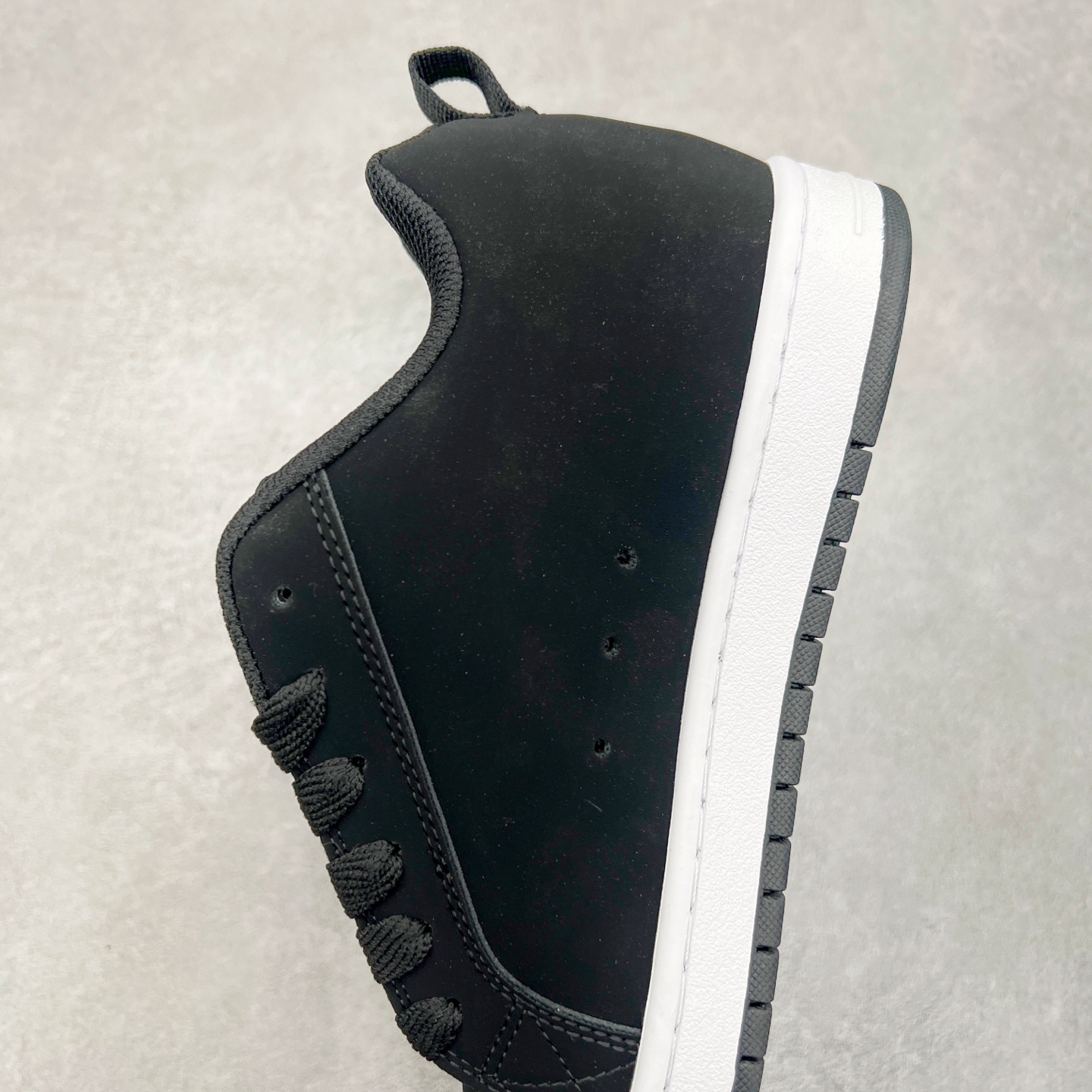 图片[7]-DC Shoes 牛皮百搭潮流时尚面包鞋低帮板鞋 实拍调校N版已经零色差零失真 百分百还原实物色彩所见即所得 不存在货不对板色差等低级问题 选购参考实物拍摄 不混卖不参货 只用心做好货严格选品 承诺混一赔十 尺码：36 36.5 37.5 38 38.5 39 40 40.5 41 42 42.5 43 44 44.5 45-选品中心