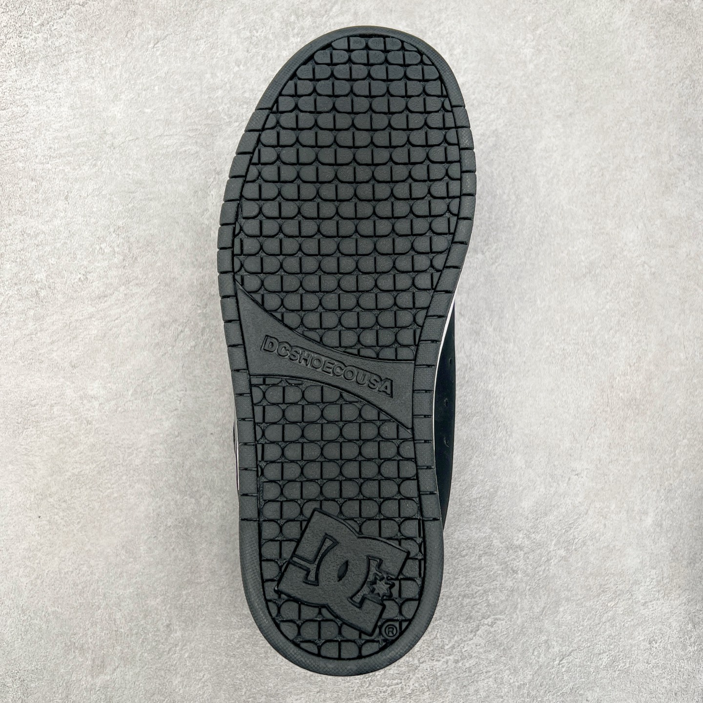图片[9]-DC Shoes 牛皮百搭潮流时尚面包鞋低帮板鞋 实拍调校N版已经零色差零失真 百分百还原实物色彩所见即所得 不存在货不对板色差等低级问题 选购参考实物拍摄 不混卖不参货 只用心做好货严格选品 承诺混一赔十 尺码：36 36.5 37.5 38 38.5 39 40 40.5 41 42 42.5 43 44 44.5 45-选品中心