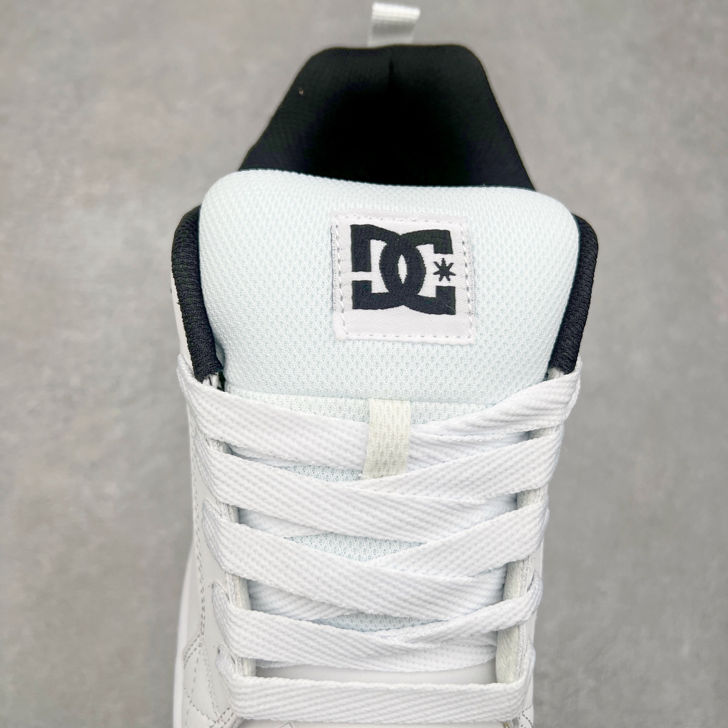 图片[5]-DC Shoes 牛皮百搭潮流时尚面包鞋低帮板鞋 实拍调校N版已经零色差零失真 百分百还原实物色彩所见即所得 不存在货不对板色差等低级问题 选购参考实物拍摄 不混卖不参货 只用心做好货严格选品 承诺混一赔十 尺码：36 36.5 37.5 38 38.5 39 40 40.5 41 42 42.5 43 44 44.5 45-选品中心