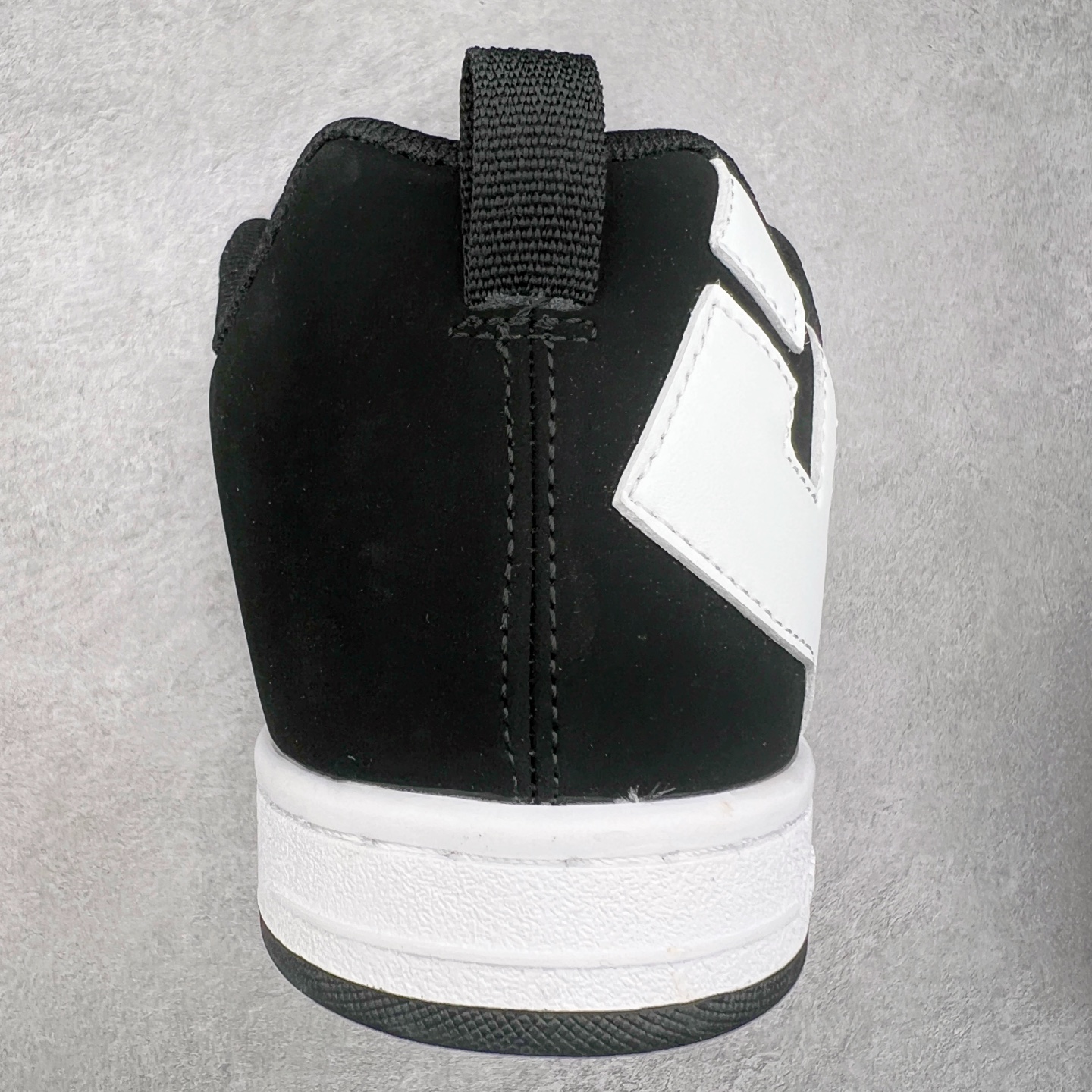 图片[8]-DC Shoes 牛皮百搭潮流时尚面包鞋低帮板鞋 实拍调校N版已经零色差零失真 百分百还原实物色彩所见即所得 不存在货不对板色差等低级问题 选购参考实物拍摄 不混卖不参货 只用心做好货严格选品 承诺混一赔十 尺码：36 36.5 37.5 38 38.5 39 40 40.5 41 42 42.5 43 44 44.5 45-选品中心