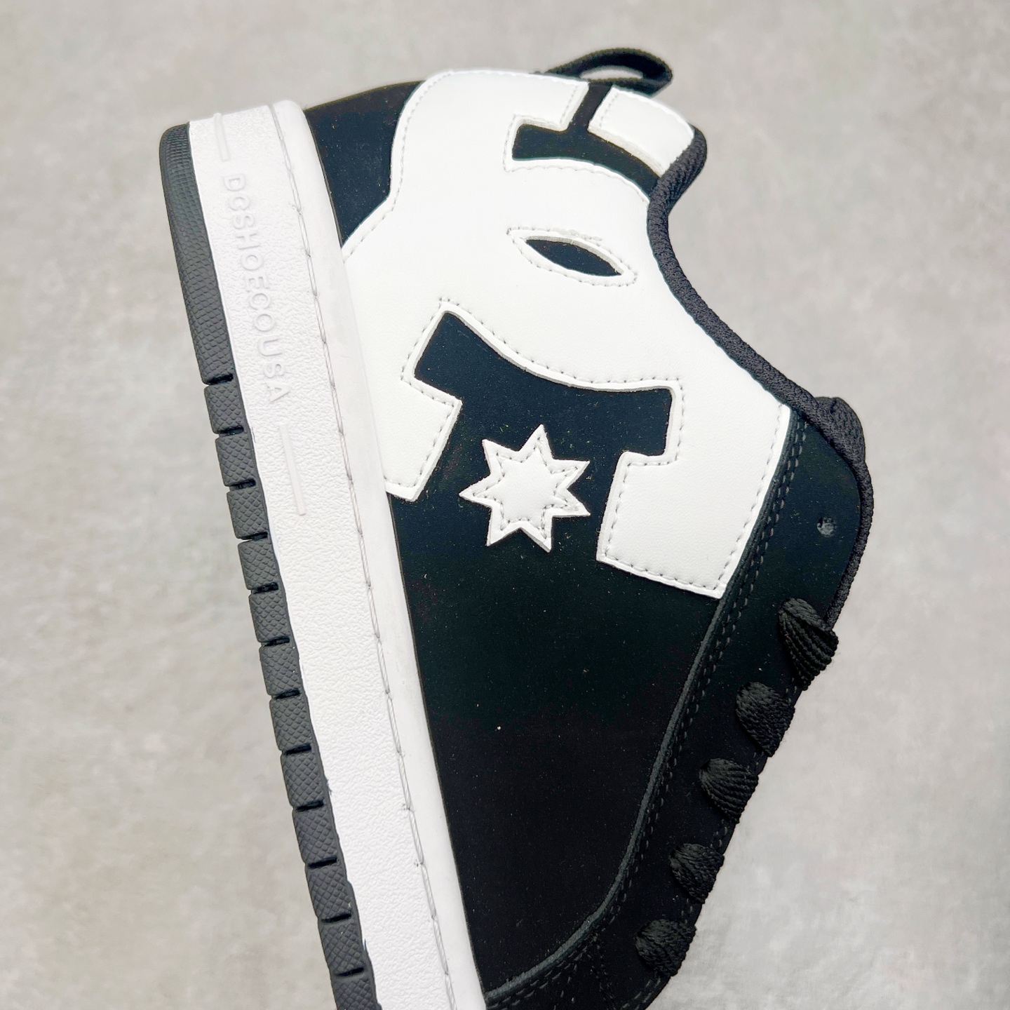 图片[6]-DC Shoes 牛皮百搭潮流时尚面包鞋低帮板鞋 实拍调校N版已经零色差零失真 百分百还原实物色彩所见即所得 不存在货不对板色差等低级问题 选购参考实物拍摄 不混卖不参货 只用心做好货严格选品 承诺混一赔十 尺码：36 36.5 37.5 38 38.5 39 40 40.5 41 42 42.5 43 44 44.5 45-选品中心