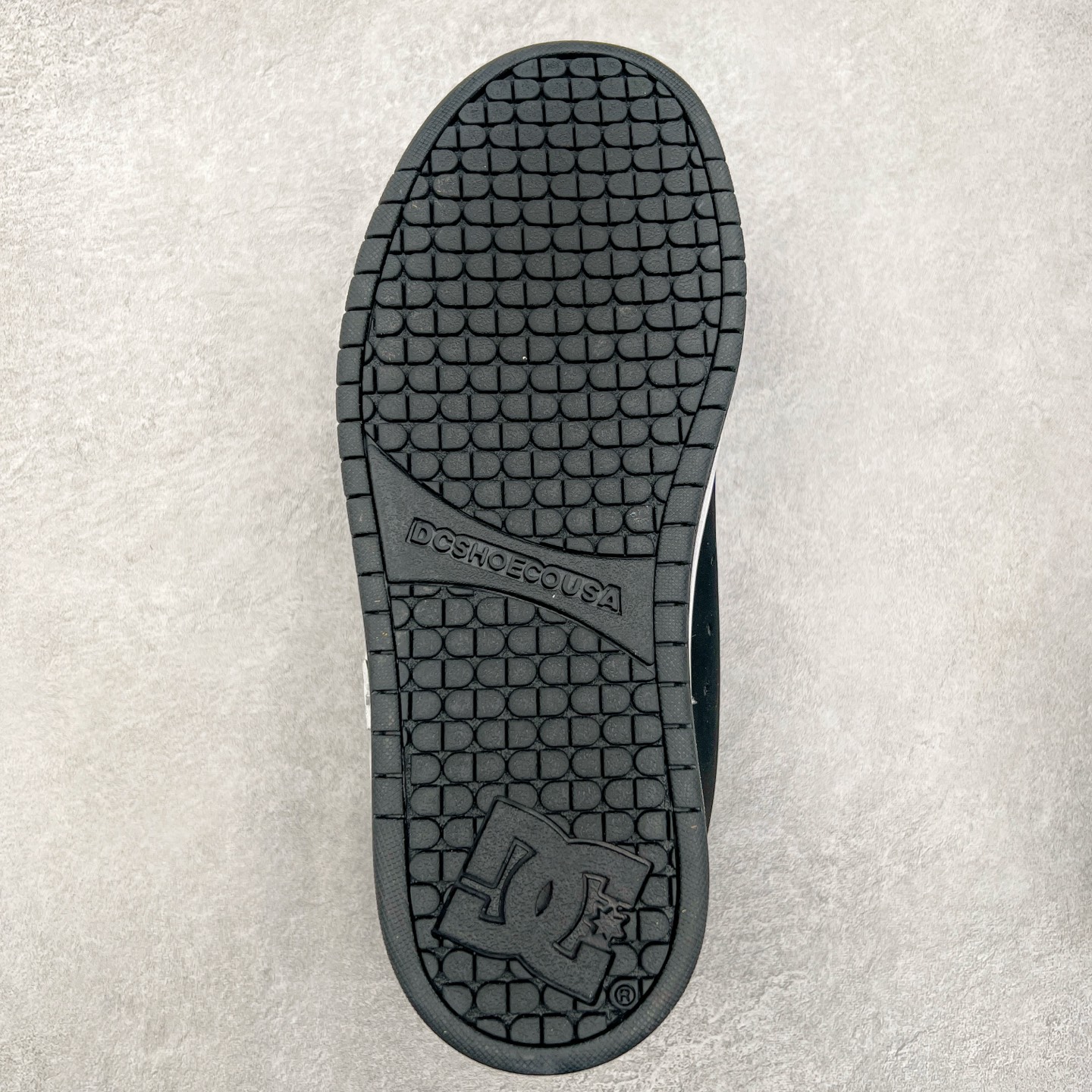 图片[9]-DC Shoes 牛皮百搭潮流时尚面包鞋低帮板鞋 实拍调校N版已经零色差零失真 百分百还原实物色彩所见即所得 不存在货不对板色差等低级问题 选购参考实物拍摄 不混卖不参货 只用心做好货严格选品 承诺混一赔十 尺码：36 36.5 37.5 38 38.5 39 40 40.5 41 42 42.5 43 44 44.5 45-选品中心