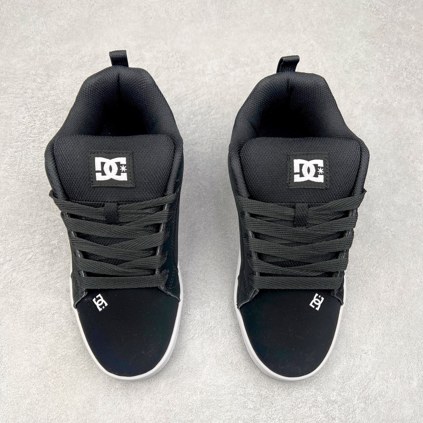 图片[2]-DC Shoes 牛皮百搭潮流时尚面包鞋低帮板鞋 实拍调校N版已经零色差零失真 百分百还原实物色彩所见即所得 不存在货不对板色差等低级问题 选购参考实物拍摄 不混卖不参货 只用心做好货严格选品 承诺混一赔十 尺码：36 36.5 37.5 38 38.5 39 40 40.5 41 42 42.5 43 44 44.5 45-选品中心