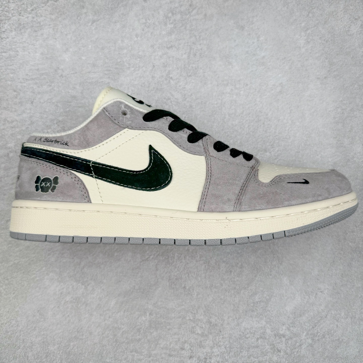 Air Jordan AJ1 Low 低帮定制 SJ9950-015 原厂内置气垫魔块 A模大底 头层小牛皮 鞋舌AJ原厂专用牛津布+AJ专用反口珍珠布+原厂无杂质高弹内里海棉+特殊封边弹力鞋带 尺码：36 36.5 37.5 38 38.5 39 40 40.5 41 42 42.5 43 44 44.5 45-选品中心