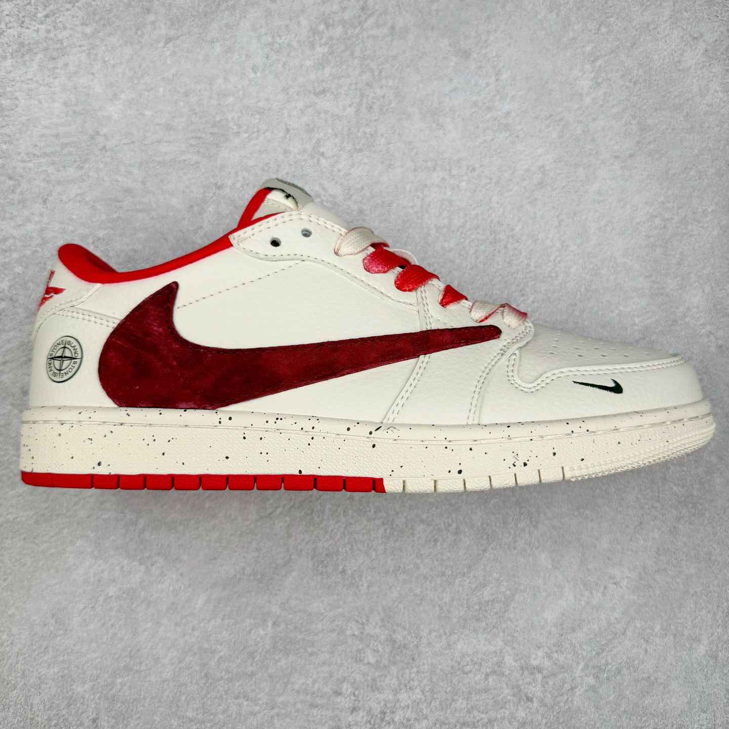 TS x Air Jordan AJ1 Low 倒钩低帮联名定制配色 CF3688-077 原厂内置气垫魔块 A模大底 头层小牛皮 鞋舌AJ原厂专用牛津布+AJ专用反口珍珠布+原厂无杂质高弹内里海棉+特殊封边弹力鞋带 实拍调校N版已经零色差零失真 百分百还原实物色彩所见即所得 不存在货不对板色差等低级问题 选购参考实物拍摄 不混卖不参货 只用心做好货严格选品 承诺混一赔十 尺码：36 36.5 37.5 38 38.5 39 40 40.5 41 42 42.5 43 44 44.5 45-选品中心