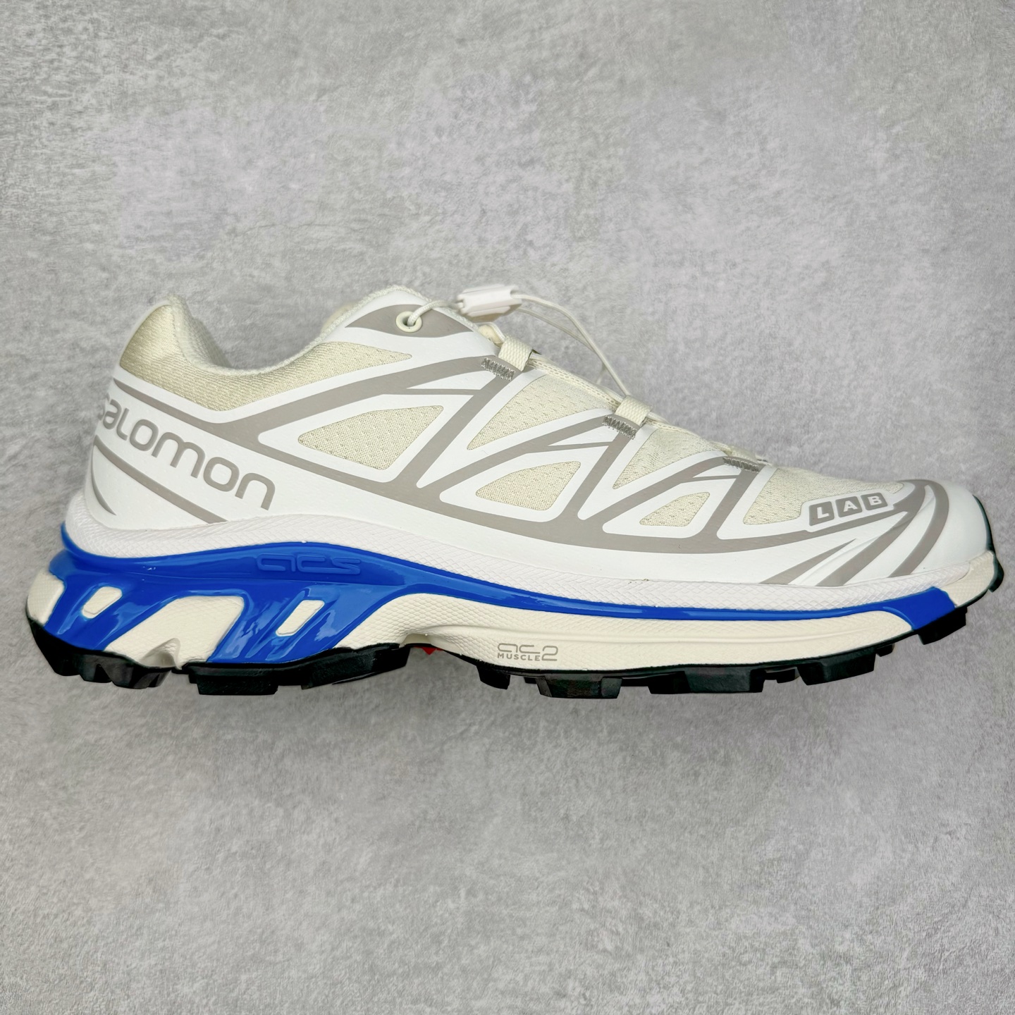 图片[4]-＃绿X/GX 纯原福利 Salomon XT-6 萨洛蒙复古潮流户外机能登山跑鞋 纯原外贸平台特供订单 耗时半年巨作 全套原纸板楦头开发 原厂特供网布配套加持 确保原汁原味 完美呈现版型 原档数据独家私模五层组合大底 男女鞋同步官方开发至46.5 原装Ortholite轻量化鞋垫 中底布带钢印编号 原厂TPU锁扣 进口港宝加持 后跟自然饱满 还原公司包裹性 鞋面以“锯齿”状的包裹系统呈现 在基色底之下加入了各种色点缀 将公司的最新技术和时尚前卫的造型融入耐用的长跑款式中 鞋面由 TPU 薄膜制成 并焊接在高耐磨网眼上 使其既时尚又坚固 由 ACS底盘支撑 可增强稳定性和支撑力 以及由橡胶凸耳 Contragrip外底覆盖的 EVA 缓冲中底 旨在应对崎岖的地形 鞋舌上的彩色Salomon 标签、Quicklace 系统以及鞋头、鞋舌和鞋跟上的附加品牌使细节更加完美 让穿着者可以轻松驾驭户外与通勤下的任何运动生活场景 无缝鞋身户外随意纵横 颜值与脚感兼备 出街通勤 绝对非常吸睛 你值得拥有 尺码：36 36.5 37.5 38 38.5 39 40 40.5 41 42 42.5 43 44 44.5 45 46 46.5 注意：偏小1码-选品中心