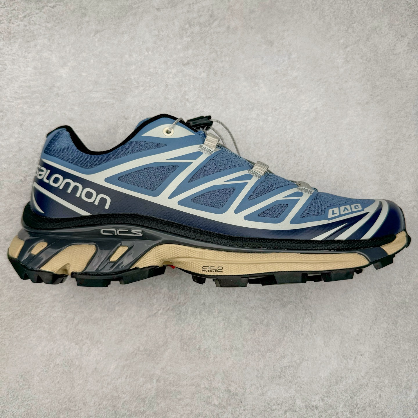 图片[7]-＃绿X/GX 纯原福利 Salomon XT-6 萨洛蒙复古潮流户外机能登山跑鞋 纯原外贸平台特供订单 耗时半年巨作 全套原纸板楦头开发 原厂特供网布配套加持 确保原汁原味 完美呈现版型 原档数据独家私模五层组合大底 男女鞋同步官方开发至46.5 原装Ortholite轻量化鞋垫 中底布带钢印编号 原厂TPU锁扣 进口港宝加持 后跟自然饱满 还原公司包裹性 鞋面以“锯齿”状的包裹系统呈现 在基色底之下加入了各种色点缀 将公司的最新技术和时尚前卫的造型融入耐用的长跑款式中 鞋面由 TPU 薄膜制成 并焊接在高耐磨网眼上 使其既时尚又坚固 由 ACS底盘支撑 可增强稳定性和支撑力 以及由橡胶凸耳 Contragrip外底覆盖的 EVA 缓冲中底 旨在应对崎岖的地形 鞋舌上的彩色Salomon 标签、Quicklace 系统以及鞋头、鞋舌和鞋跟上的附加品牌使细节更加完美 让穿着者可以轻松驾驭户外与通勤下的任何运动生活场景 无缝鞋身户外随意纵横 颜值与脚感兼备 出街通勤 绝对非常吸睛 你值得拥有 尺码：36 36.5 37.5 38 38.5 39 40 40.5 41 42 42.5 43 44 44.5 45 46 46.5 注意：偏小1码-选品中心