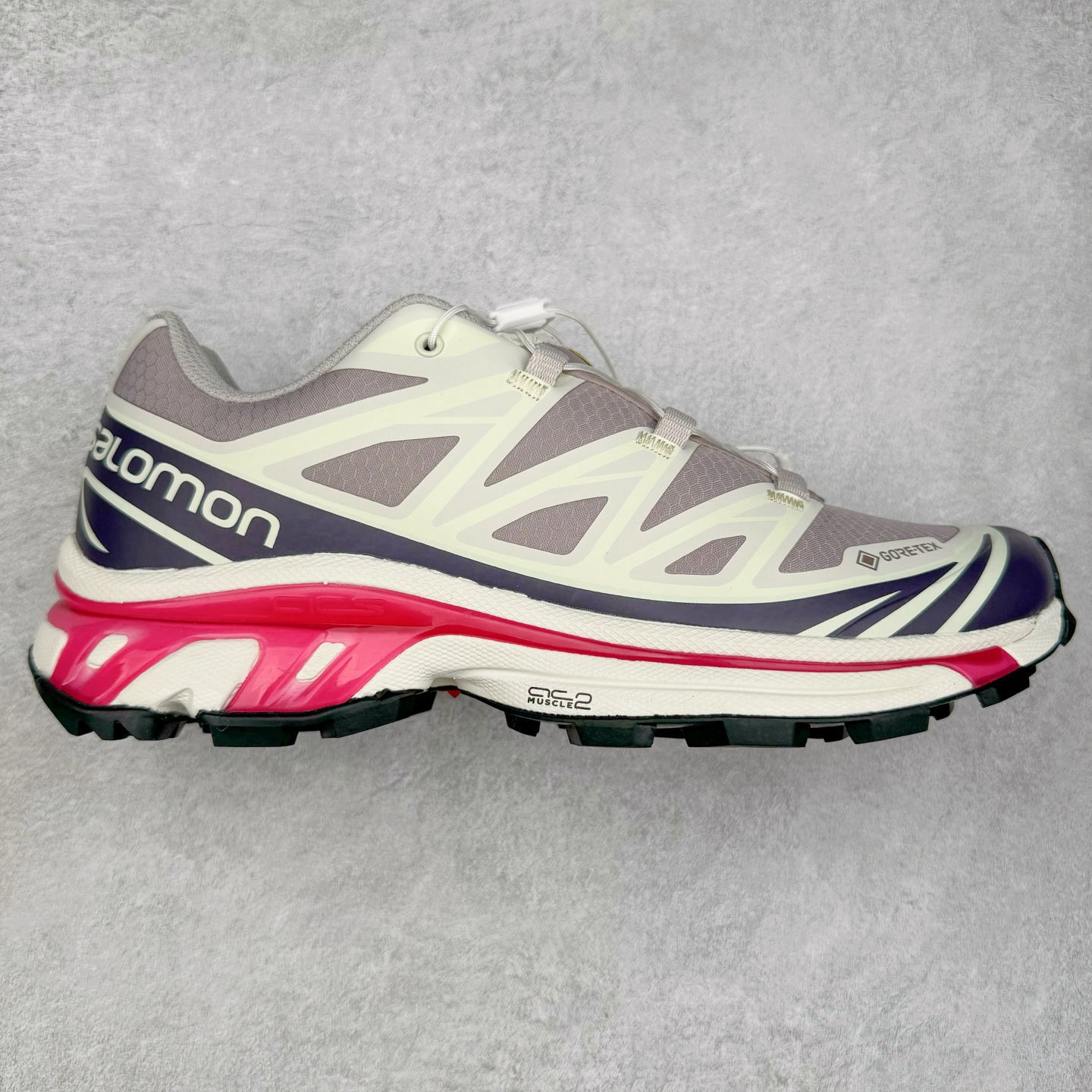 图片[4]-＃绿X/GX 纯原福利 Salomon XT-6 萨洛蒙复古潮流户外机能登山跑鞋 纯原外贸平台特供订单 耗时半年巨作 全套原纸板楦头开发 原厂特供网布配套加持 确保原汁原味 完美呈现版型 原档数据独家私模五层组合大底 男女鞋同步官方开发至46.5 原装Ortholite轻量化鞋垫 中底布带钢印编号 原厂TPU锁扣 进口港宝加持 后跟自然饱满 还原公司包裹性 鞋面以“锯齿”状的包裹系统呈现 在基色底之下加入了各种色点缀 将公司的最新技术和时尚前卫的造型融入耐用的长跑款式中 鞋面由 TPU 薄膜制成 并焊接在高耐磨网眼上 使其既时尚又坚固 由 ACS底盘支撑 可增强稳定性和支撑力 以及由橡胶凸耳 Contragrip外底覆盖的 EVA 缓冲中底 旨在应对崎岖的地形 鞋舌上的彩色Salomon 标签、Quicklace 系统以及鞋头、鞋舌和鞋跟上的附加品牌使细节更加完美 让穿着者可以轻松驾驭户外与通勤下的任何运动生活场景 无缝鞋身户外随意纵横 颜值与脚感兼备 出街通勤 绝对非常吸睛 你值得拥有 尺码：36 36.5 37.5 38 38.5 39 40 40.5 41 42 42.5 43 44 44.5 45 46 46.5 注意：偏小1码-选品中心