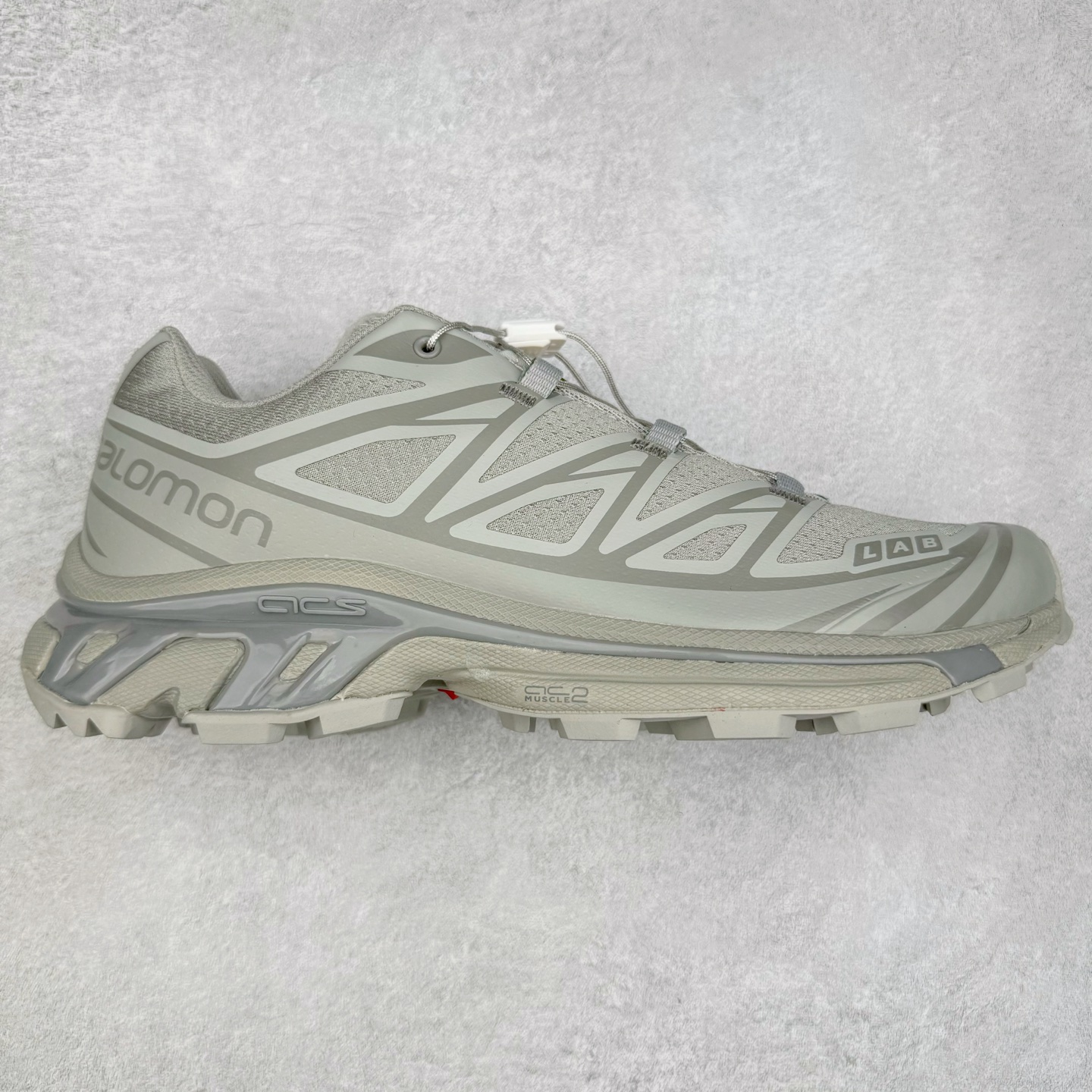 图片[6]-＃绿X/GX 纯原福利 Salomon XT-6 萨洛蒙复古潮流户外机能登山跑鞋 纯原外贸平台特供订单 耗时半年巨作 全套原纸板楦头开发 原厂特供网布配套加持 确保原汁原味 完美呈现版型 原档数据独家私模五层组合大底 男女鞋同步官方开发至46.5 原装Ortholite轻量化鞋垫 中底布带钢印编号 原厂TPU锁扣 进口港宝加持 后跟自然饱满 还原公司包裹性 鞋面以“锯齿”状的包裹系统呈现 在基色底之下加入了各种色点缀 将公司的最新技术和时尚前卫的造型融入耐用的长跑款式中 鞋面由 TPU 薄膜制成 并焊接在高耐磨网眼上 使其既时尚又坚固 由 ACS底盘支撑 可增强稳定性和支撑力 以及由橡胶凸耳 Contragrip外底覆盖的 EVA 缓冲中底 旨在应对崎岖的地形 鞋舌上的彩色Salomon 标签、Quicklace 系统以及鞋头、鞋舌和鞋跟上的附加品牌使细节更加完美 让穿着者可以轻松驾驭户外与通勤下的任何运动生活场景 无缝鞋身户外随意纵横 颜值与脚感兼备 出街通勤 绝对非常吸睛 你值得拥有 尺码：36 36.5 37.5 38 38.5 39 40 40.5 41 42 42.5 43 44 44.5 45 46 46.5 注意：偏小1码-选品中心