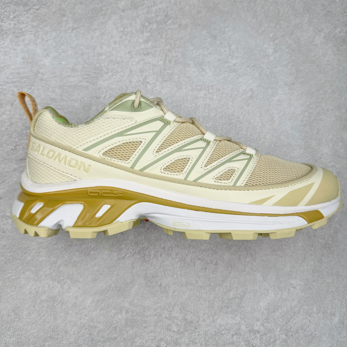 图片[8]-＃绿X/GX 纯原福利 Salomon XT-6 萨洛蒙复古潮流户外机能登山跑鞋 纯原外贸平台特供订单 耗时半年巨作 全套原纸板楦头开发 原厂特供网布配套加持 确保原汁原味 完美呈现版型 原档数据独家私模五层组合大底 男女鞋同步官方开发至46.5 原装Ortholite轻量化鞋垫 中底布带钢印编号 原厂TPU锁扣 进口港宝加持 后跟自然饱满 还原公司包裹性 鞋面以“锯齿”状的包裹系统呈现 在基色底之下加入了各种色点缀 将公司的最新技术和时尚前卫的造型融入耐用的长跑款式中 鞋面由 TPU 薄膜制成 并焊接在高耐磨网眼上 使其既时尚又坚固 由 ACS底盘支撑 可增强稳定性和支撑力 以及由橡胶凸耳 Contragrip外底覆盖的 EVA 缓冲中底 旨在应对崎岖的地形 鞋舌上的彩色Salomon 标签、Quicklace 系统以及鞋头、鞋舌和鞋跟上的附加品牌使细节更加完美 让穿着者可以轻松驾驭户外与通勤下的任何运动生活场景 无缝鞋身户外随意纵横 颜值与脚感兼备 出街通勤 绝对非常吸睛 你值得拥有 尺码：36 36.5 37.5 38 38.5 39 40 40.5 41 42 42.5 43 44 44.5 45 46 46.5 注意：偏小1码-选品中心