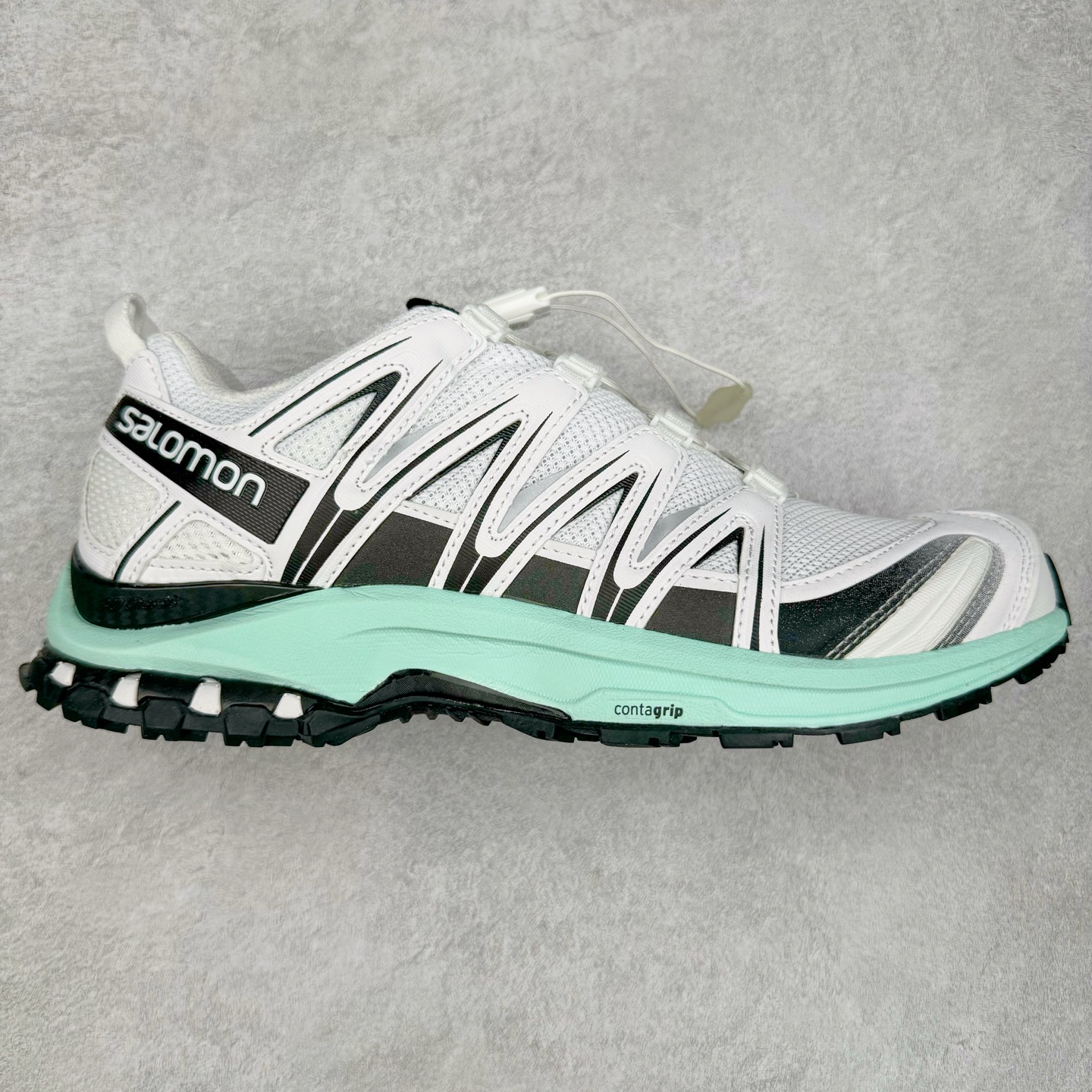 ＃GX/绿X 纯原福利 SALOMON XA Pro 3D ADV 萨洛蒙潮流越野机能户外功能鞋 纯原外贸平台特供订单 耗时半年巨作 全套原纸板楦头开发 原厂特供网布配套加持 确保原汁原味 完美呈现版型 原档数据独家私模五层组合大底 男女鞋同步官方开发至46.5 原装Ortholite轻量化鞋垫 中底布带钢印编号 原厂TPU锁扣 进口港宝加持 后跟自然饱满 还原公司包裹性 鞋面采用SENSIFT贴合技术 全方位贴合包裹脚型 鞋跟部鞋底牵引设计 提供强大的抓地性能 更适应野外崎岖不平的道路 其3D ADVANCED CHASSIS底盘 材料轻量大化 钉齿设计更具稳定性 防护性 鞋底易磨损区运用CONTAGRIP高耐磨材料 应对城市硬质路面长距离跑考验 尺码：36 36.5 37.5 38 38.5 39 40 40.5 41 42 42.5 43 44 44.5 45 46 46.5-选品中心