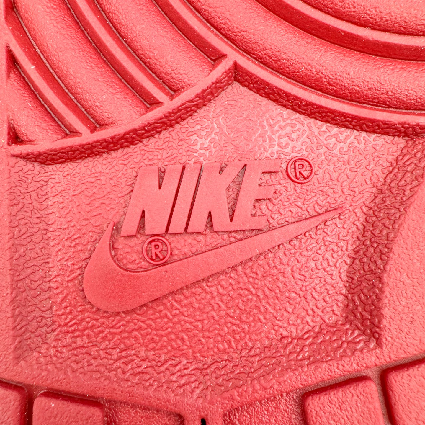 图片[20]-＃YC纯原 NK Dunk Low 蛇年限定 烛阴 RW1220-007 定制系列天花板 无原鞋不开发 全系列得物原鞋一比一校对开发 配色持续更新中 终端对接 优势输出 全套原厂楦头原纸板数据档案倾力打造 原汁原味莞产 极致还原 圈内最强针车工艺 高端零售指定版 广东原厂配套原盒原标 鞋盒分三个尺码段 原厂冲刀 超高清洁度 全鞋零毛边皮料切割 采用原厂百宏鞋带以及原厂百宏织唛舌标 内标可供原厂几率过验 进口原装条纹中底布 四线拉帮白色点胶 原厂拉帮手法遵循公司 原厂电绣 极致还原 尺码：36 36.5 37.5 38 38.5 39 40 40.5 41 42 42.5 43 44 44.5 45 46-选品中心