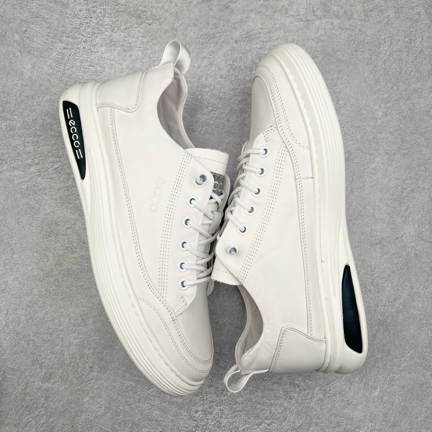 图片[3]-ECCO爱步男鞋小黑鞋小白鞋 舒适透气真皮板鞋 街头轻巧系列 圆头鞋头设计，贴合前脚掌弧度 适合多种脚型，脚感舒适细腻 简约免系带设计，可自由穿脱 贴合脚型 PU包裹足弓与后跟 为脚掌提供支撑性 休闲百搭 简约利落 尺码：38 39 40 41 42 43 44 （皮鞋码）-选品中心