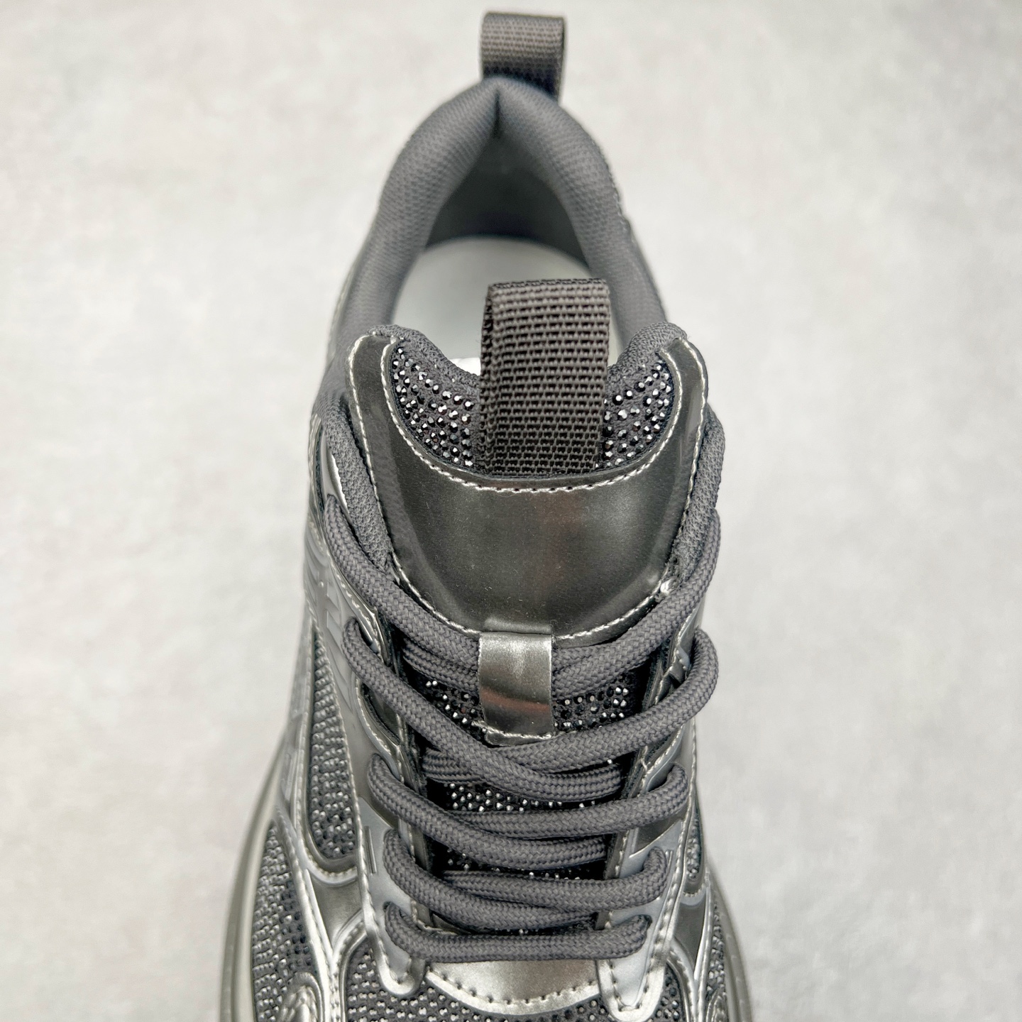 图片[5]-GG-CC Chunky Low白鹿同款独星球 2024新款GGCC低帮复古厚底增高老爹鞋 时髦look轻松定格 不费力展现率性氛围 原版正确大底 高档银盒 酷帅机能风不规则设计大底 8CM 增高厚底 大长腿既视感轻松拿捏 货号：G24X9833 尺码：35 36 37 38 39 40-选品中心