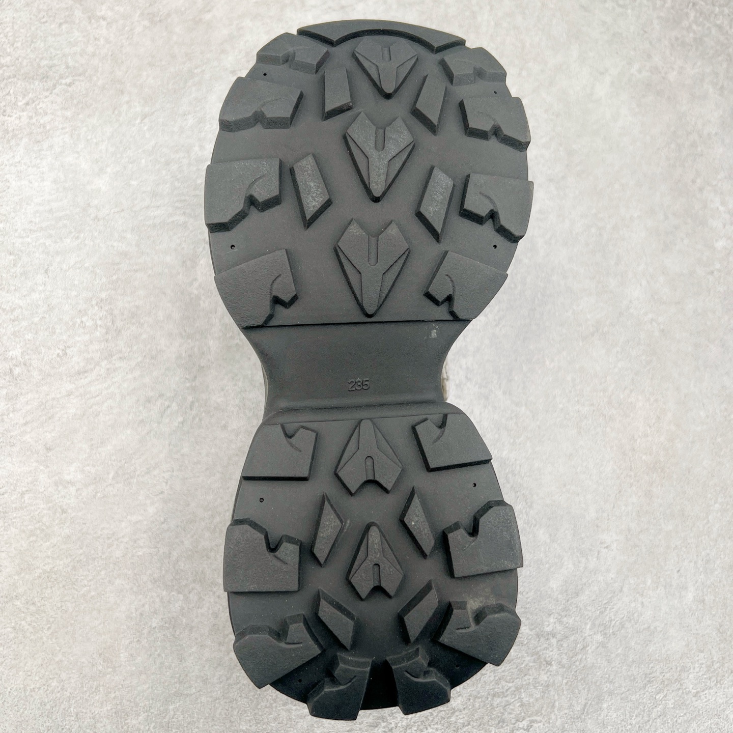 图片[9]-GG-CC Chunky Low白鹿同款独星球 2024新款GGCC低帮复古厚底增高老爹鞋 时髦look轻松定格 不费力展现率性氛围 原版正确大底 高档银盒 酷帅机能风不规则设计大底 8CM 增高厚底 大长腿既视感轻松拿捏 货号：G24X9833 尺码：35 36 37 38 39 40-选品中心