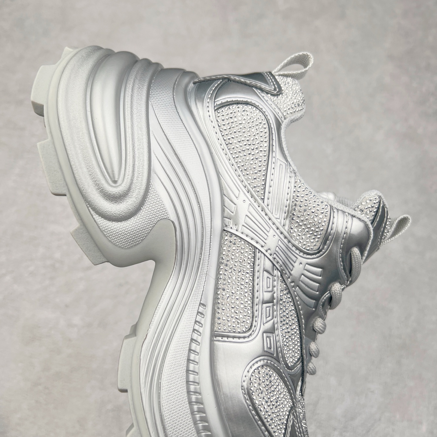 图片[6]-GG-CC Chunky Low白鹿同款独星球 2024新款GGCC低帮复古厚底增高老爹鞋 时髦look轻松定格 不费力展现率性氛围 原版正确大底 高档银盒 酷帅机能风不规则设计大底 8CM 增高厚底 大长腿既视感轻松拿捏 货号：G24X9833 尺码：35 36 37 38 39 40-选品中心