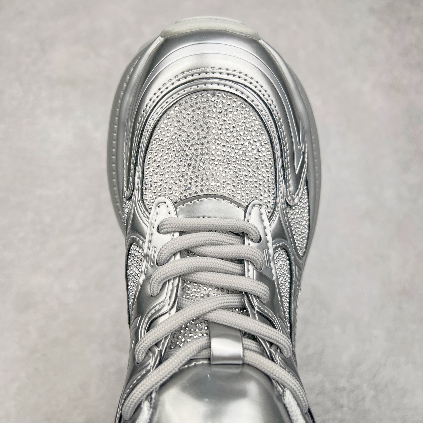 图片[4]-GG-CC Chunky Low白鹿同款独星球 2024新款GGCC低帮复古厚底增高老爹鞋 时髦look轻松定格 不费力展现率性氛围 原版正确大底 高档银盒 酷帅机能风不规则设计大底 8CM 增高厚底 大长腿既视感轻松拿捏 货号：G24X9833 尺码：35 36 37 38 39 40-选品中心