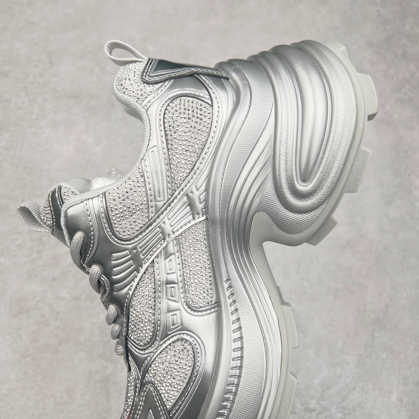 图片[7]-GG-CC Chunky Low白鹿同款独星球 2024新款GGCC低帮复古厚底增高老爹鞋 时髦look轻松定格 不费力展现率性氛围 原版正确大底 高档银盒 酷帅机能风不规则设计大底 8CM 增高厚底 大长腿既视感轻松拿捏 货号：G24X9833 尺码：35 36 37 38 39 40-选品中心