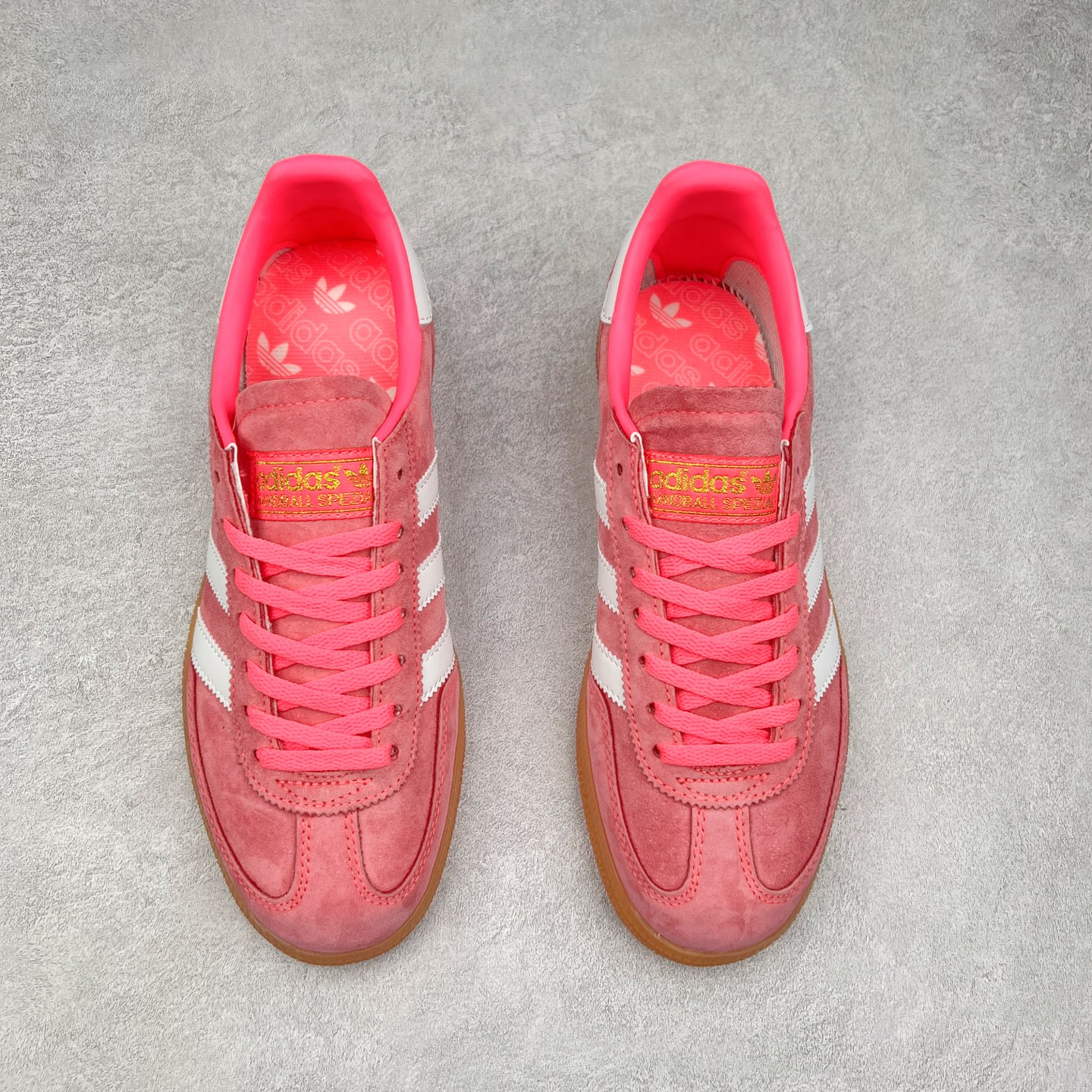 图片[2]-AD Gazelle Indoor Trainers 羚羊内训系列低帮复古百搭休闲运动德训风板鞋 JI2654 90年代经典的复刻版！自60年代以足球训练鞋面世以来,Gazelle就以其经典设计席卷全球。1991年版本的复刻,再造经典Gazelle。采用皮革打造,搭配浊色细节,让这款经典更加简约。尺码：36 36⅔ 37⅓ 38 38⅔ 39⅓ 40 40⅔ 41⅓ 42 42⅔ 43⅓ 44⅓ 44⅔ 45-选品中心