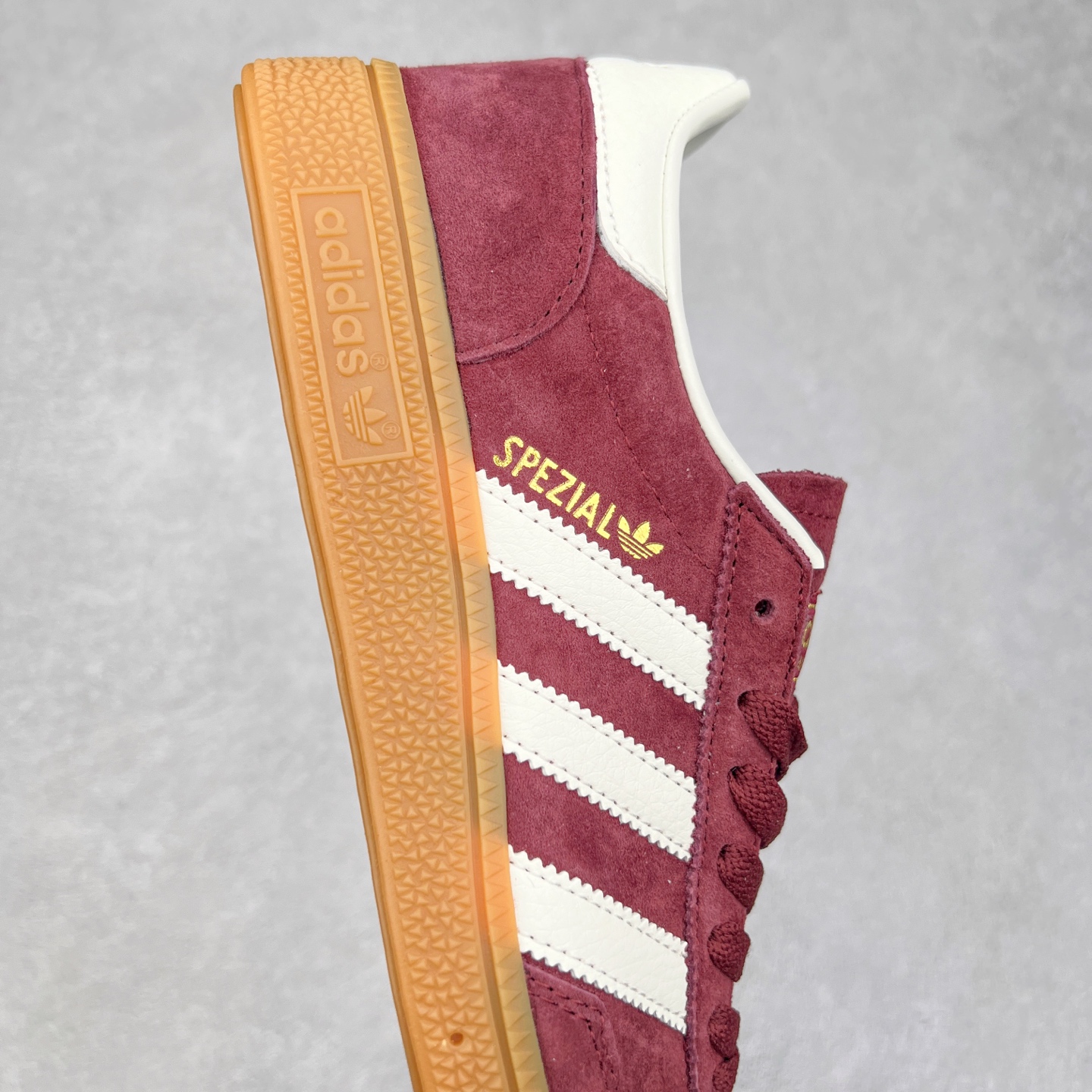 图片[6]-AD Gazelle Indoor Trainers 羚羊内训系列低帮复古百搭休闲运动德训风板鞋 JI1020 90年代经典的复刻版！自60年代以足球训练鞋面世以来,Gazelle就以其经典设计席卷全球。1991年版本的复刻,再造经典Gazelle。采用皮革打造,搭配浊色细节,让这款经典更加简约。尺码：36 36⅔ 37⅓ 38 38⅔ 39⅓ 40 40⅔ 41⅓ 42 42⅔ 43⅓ 44⅓ 44⅔ 45-选品中心