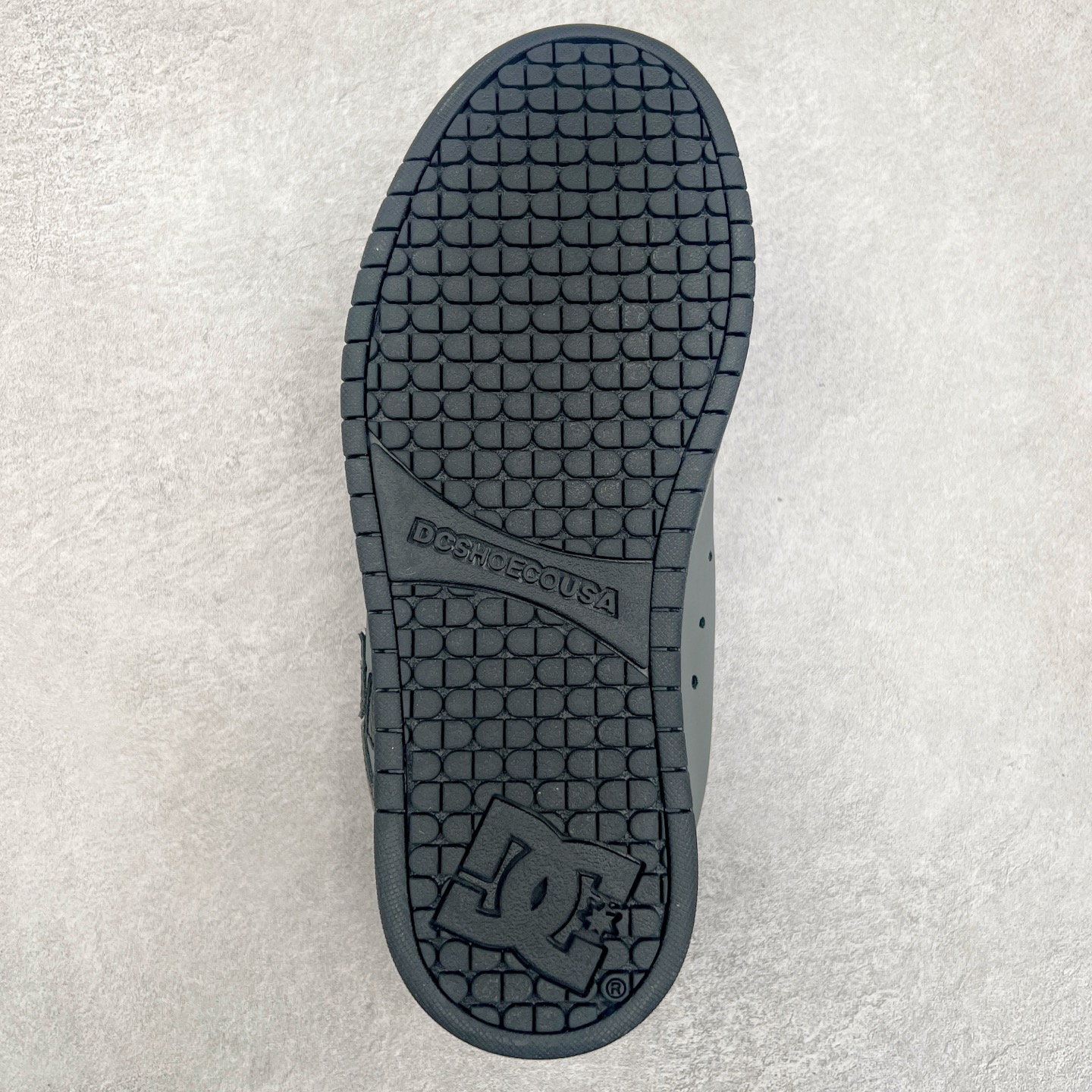 图片[9]-DC Shoes 牛皮百搭潮流时尚面包鞋低帮板鞋 实拍调校N版已经零色差零失真 百分百还原实物色彩所见即所得 不存在货不对板色差等低级问题 选购参考实物拍摄 不混卖不参货 只用心做好货严格选品 承诺混一赔十 尺码：36 36.5 37.5 38 38.5 39 40 40.5 41 42 42.5 43 44 44.5 45-选品中心