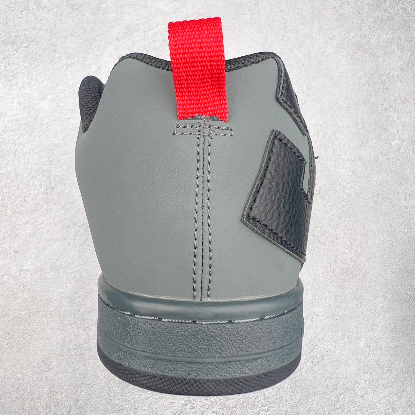 图片[8]-DC Shoes 牛皮百搭潮流时尚面包鞋低帮板鞋 实拍调校N版已经零色差零失真 百分百还原实物色彩所见即所得 不存在货不对板色差等低级问题 选购参考实物拍摄 不混卖不参货 只用心做好货严格选品 承诺混一赔十 尺码：36 36.5 37.5 38 38.5 39 40 40.5 41 42 42.5 43 44 44.5 45-选品中心