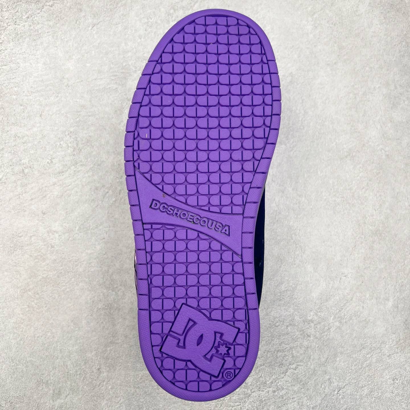 图片[9]-DC Shoes 牛皮百搭潮流时尚面包鞋低帮板鞋 实拍调校N版已经零色差零失真 百分百还原实物色彩所见即所得 不存在货不对板色差等低级问题 选购参考实物拍摄 不混卖不参货 只用心做好货严格选品 承诺混一赔十 尺码：36 36.5 37.5 38 38.5 39 40 40.5 41 42 42.5 43 44 44.5 45-选品中心