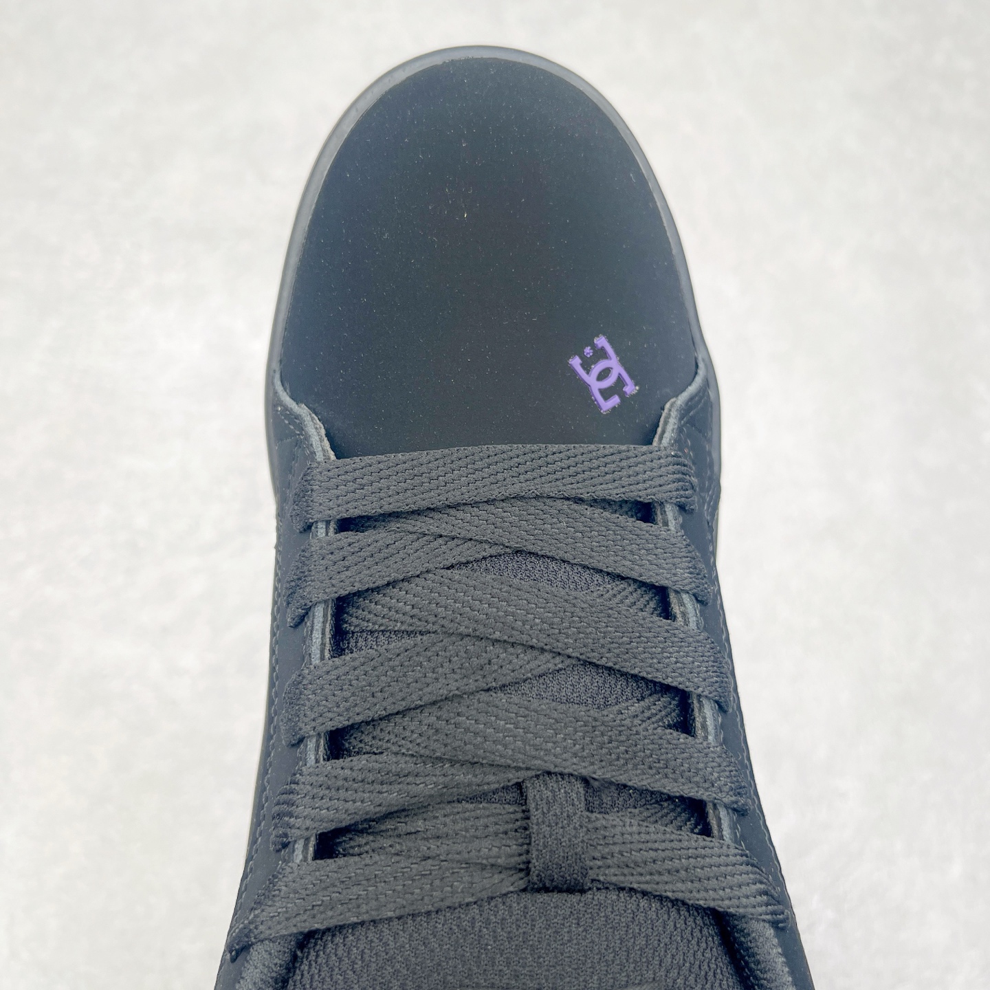 图片[4]-DC Shoes 牛皮百搭潮流时尚面包鞋低帮板鞋 实拍调校N版已经零色差零失真 百分百还原实物色彩所见即所得 不存在货不对板色差等低级问题 选购参考实物拍摄 不混卖不参货 只用心做好货严格选品 承诺混一赔十 尺码：36 36.5 37.5 38 38.5 39 40 40.5 41 42 42.5 43 44 44.5 45-选品中心
