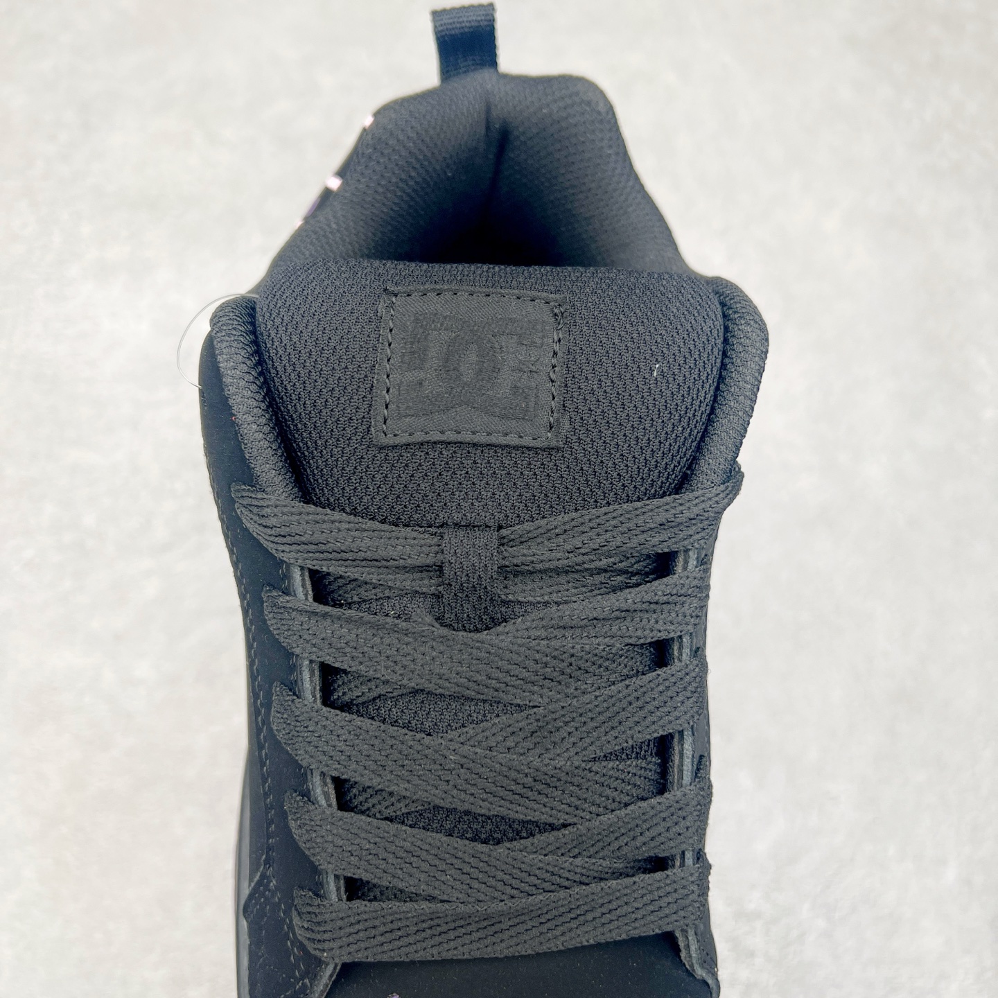 图片[5]-DC Shoes 牛皮百搭潮流时尚面包鞋低帮板鞋 实拍调校N版已经零色差零失真 百分百还原实物色彩所见即所得 不存在货不对板色差等低级问题 选购参考实物拍摄 不混卖不参货 只用心做好货严格选品 承诺混一赔十 尺码：36 36.5 37.5 38 38.5 39 40 40.5 41 42 42.5 43 44 44.5 45-选品中心