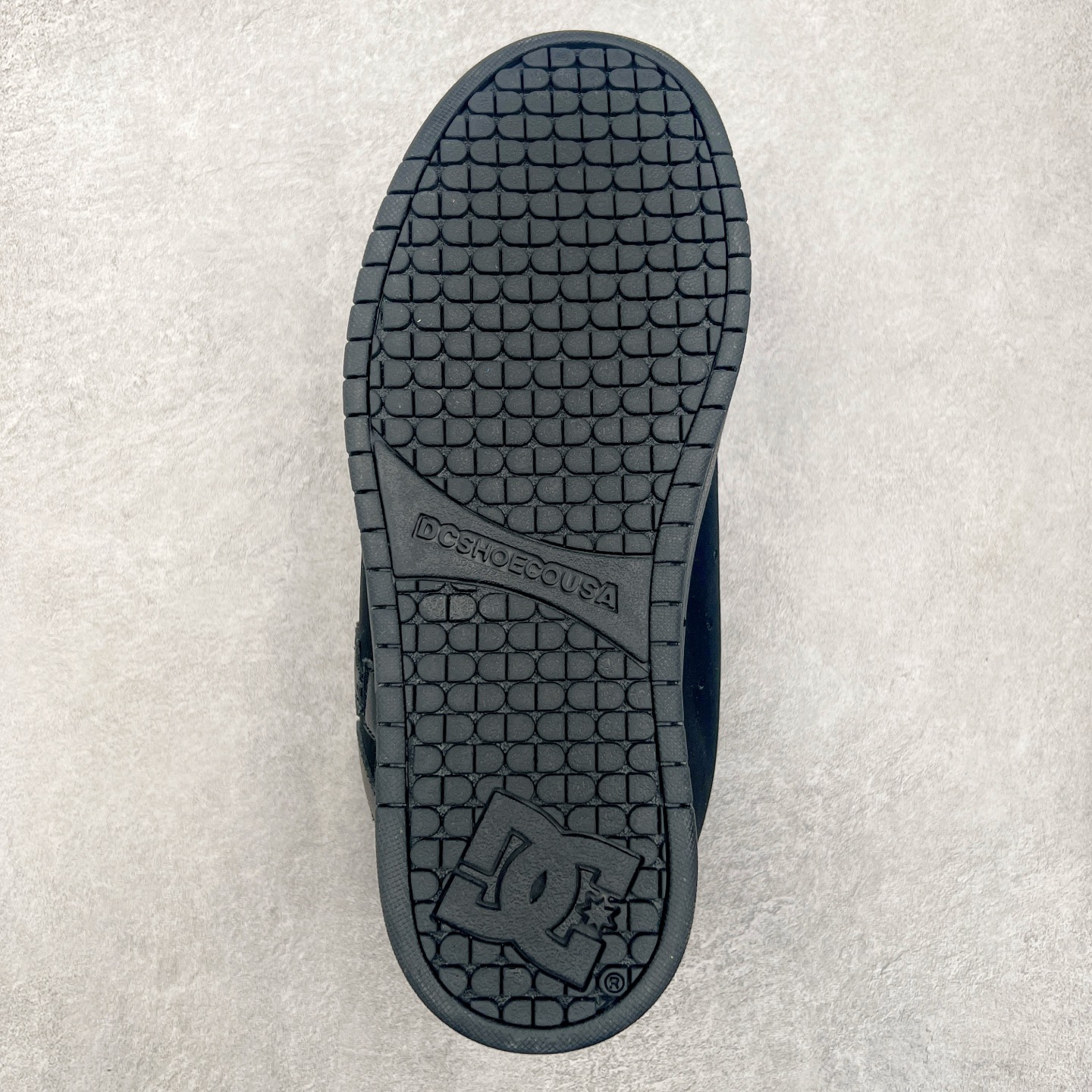 图片[9]-DC Shoes 牛皮百搭潮流时尚面包鞋低帮板鞋 实拍调校N版已经零色差零失真 百分百还原实物色彩所见即所得 不存在货不对板色差等低级问题 选购参考实物拍摄 不混卖不参货 只用心做好货严格选品 承诺混一赔十 尺码：36 36.5 37.5 38 38.5 39 40 40.5 41 42 42.5 43 44 44.5 45-选品中心