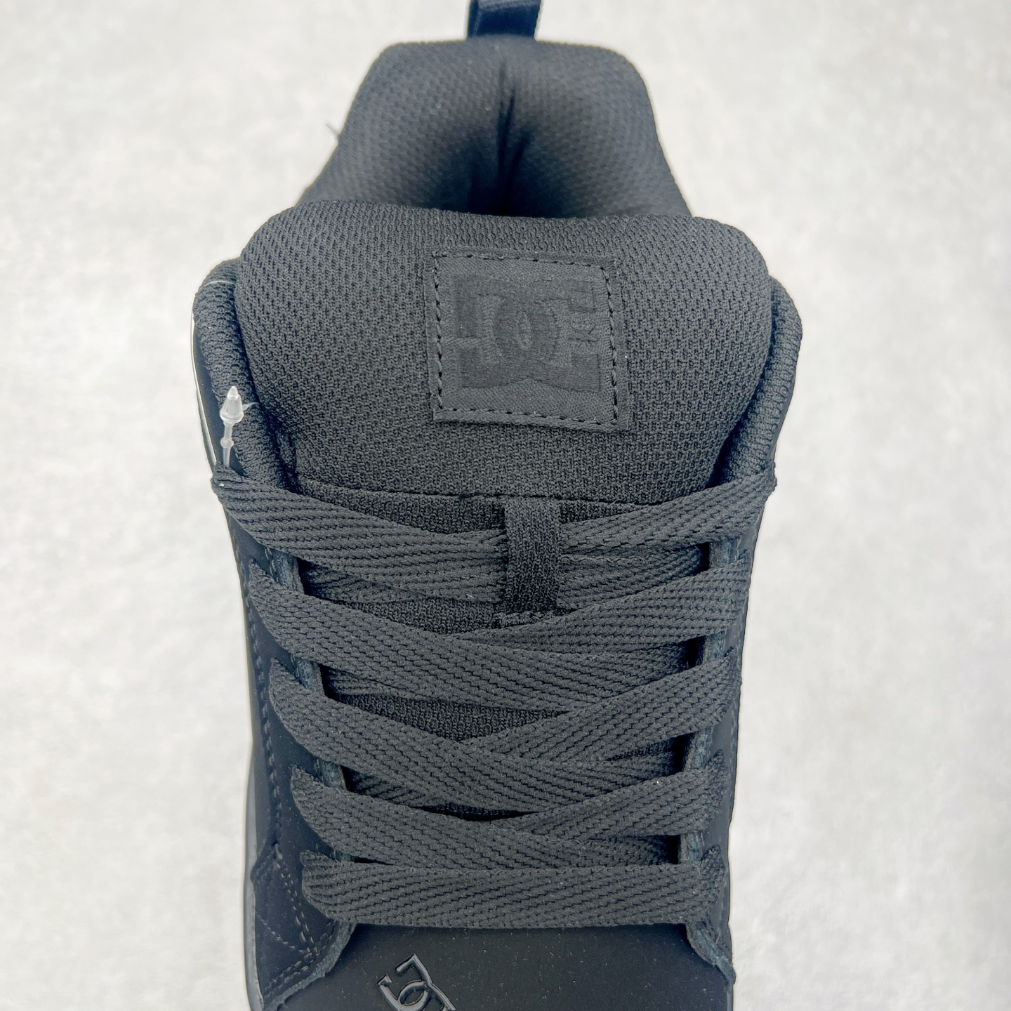 图片[5]-DC Shoes 牛皮百搭潮流时尚面包鞋低帮板鞋 实拍调校N版已经零色差零失真 百分百还原实物色彩所见即所得 不存在货不对板色差等低级问题 选购参考实物拍摄 不混卖不参货 只用心做好货严格选品 承诺混一赔十 尺码：36 36.5 37.5 38 38.5 39 40 40.5 41 42 42.5 43 44 44.5 45-选品中心