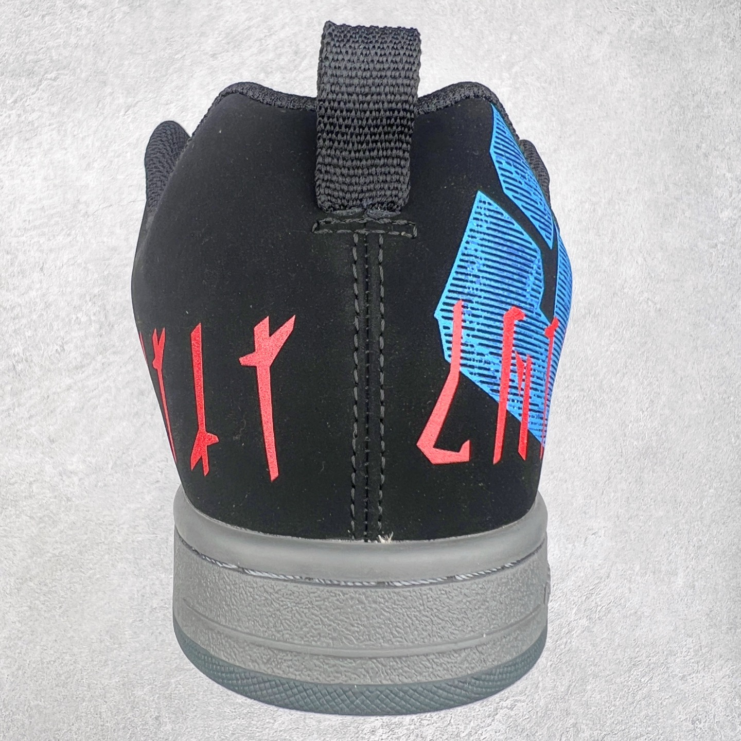 图片[8]-DC Shoes 牛皮百搭潮流时尚面包鞋低帮板鞋 实拍调校N版已经零色差零失真 百分百还原实物色彩所见即所得 不存在货不对板色差等低级问题 选购参考实物拍摄 不混卖不参货 只用心做好货严格选品 承诺混一赔十 尺码：36 36.5 37.5 38 38.5 39 40 40.5 41 42 42.5 43 44 44.5 45-选品中心