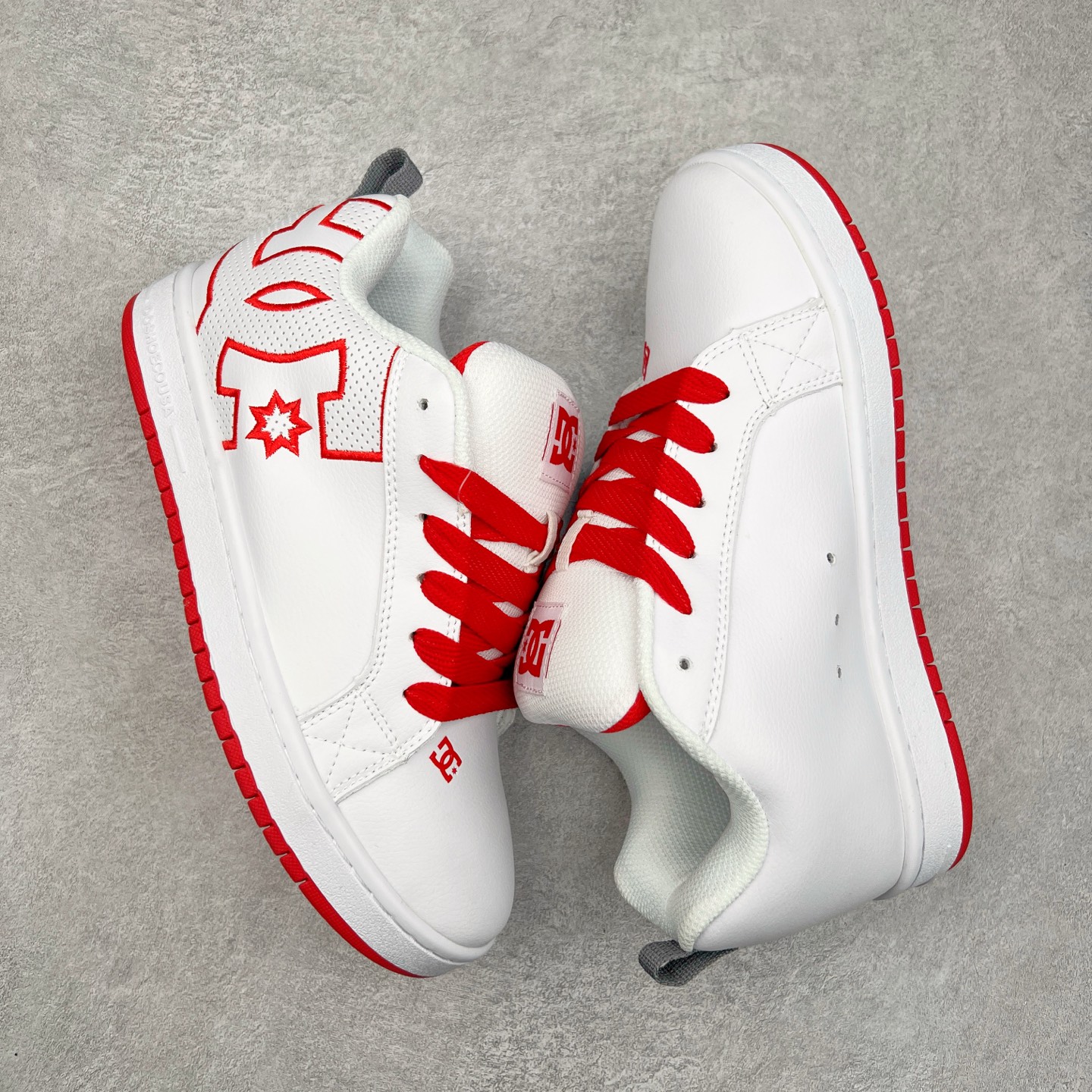 图片[3]-DC Shoes 牛皮百搭潮流时尚面包鞋低帮板鞋 实拍调校N版已经零色差零失真 百分百还原实物色彩所见即所得 不存在货不对板色差等低级问题 选购参考实物拍摄 不混卖不参货 只用心做好货严格选品 承诺混一赔十 尺码：36 36.5 37.5 38 38.5 39 40 40.5 41 42 42.5 43 44 44.5 45-选品中心