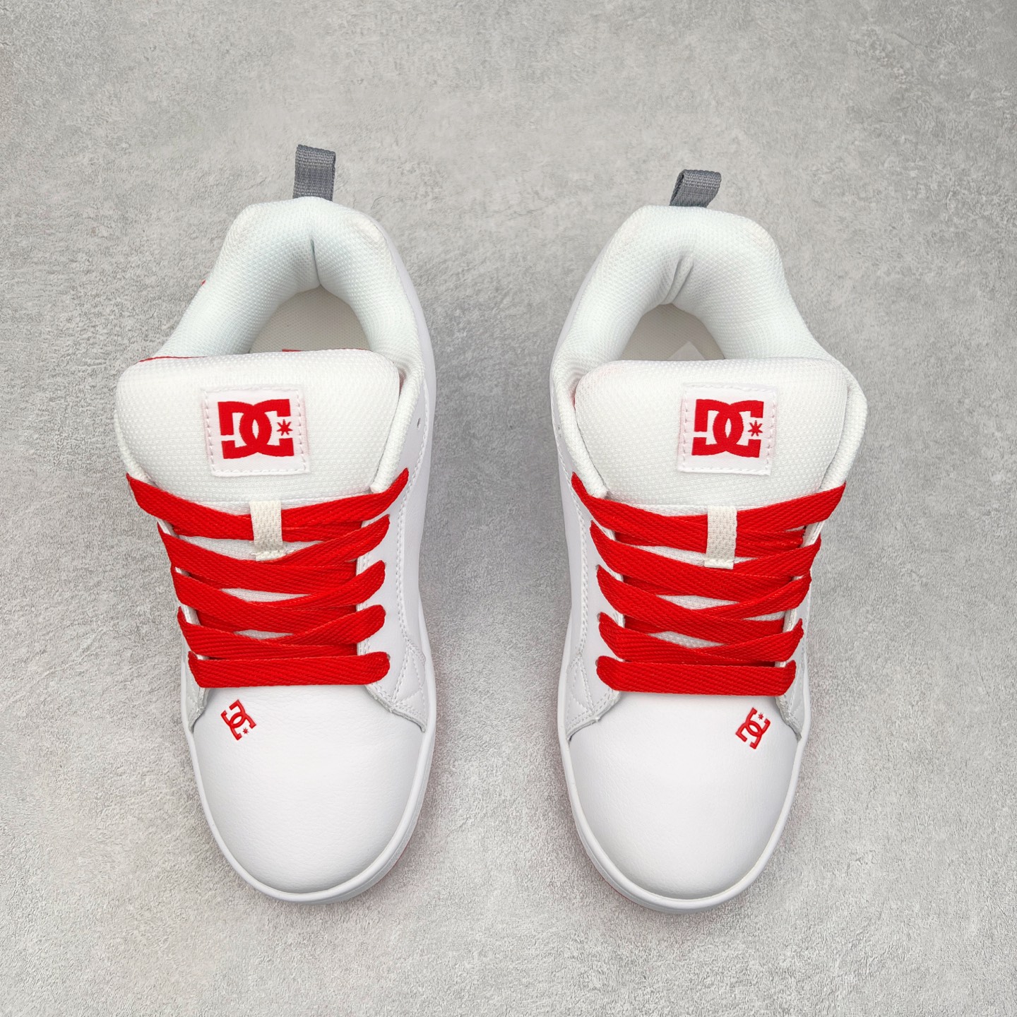 图片[2]-DC Shoes 牛皮百搭潮流时尚面包鞋低帮板鞋 实拍调校N版已经零色差零失真 百分百还原实物色彩所见即所得 不存在货不对板色差等低级问题 选购参考实物拍摄 不混卖不参货 只用心做好货严格选品 承诺混一赔十 尺码：36 36.5 37.5 38 38.5 39 40 40.5 41 42 42.5 43 44 44.5 45-选品中心