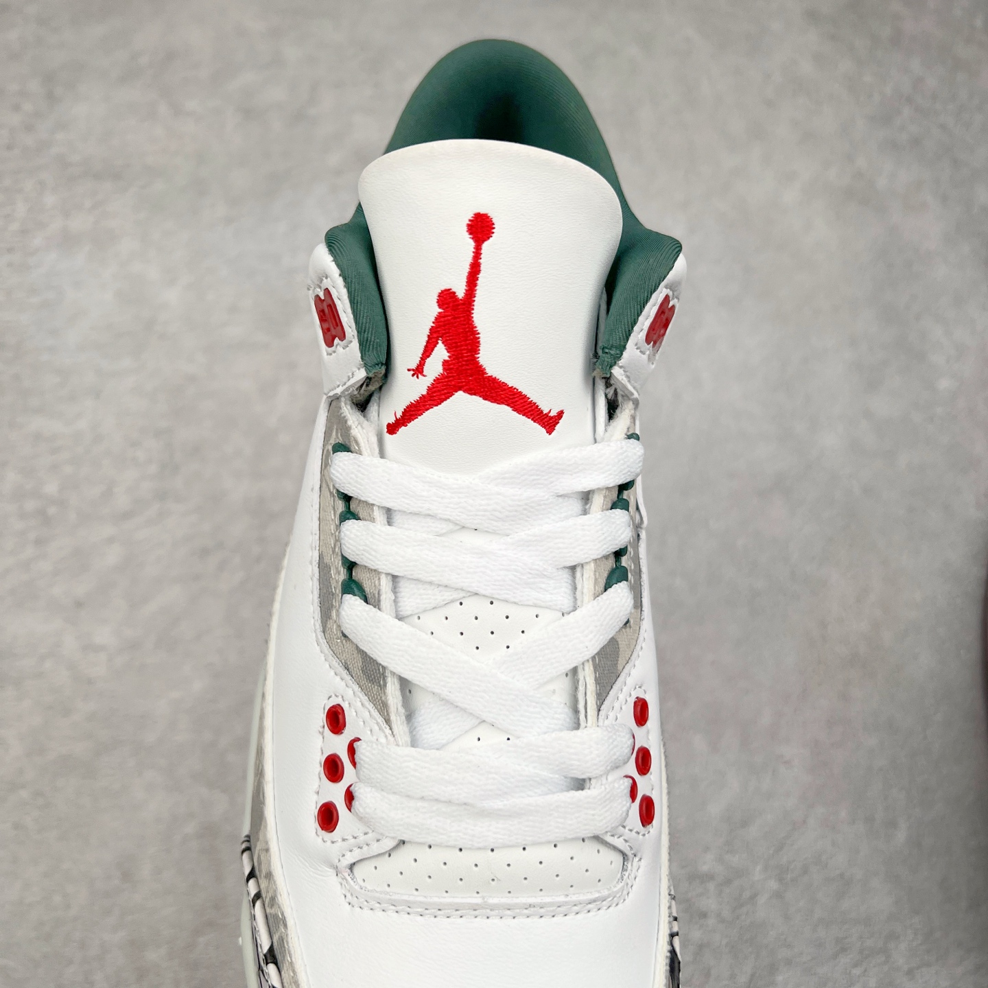 图片[5]-＃头层特价福利 Air Jordan AJ3 Retro 系列 头层皮料加持 大厂出品 原纸板楦头开发 完美鞋型匹配公司货 正确TPU鞋舌锁扣 乳胶鞋垫 最新原厂底模 大底卡色咬花完美 鞋柜必备鞋款 终端现货供应 尺码：36 36.5 37.5 38 38.5 39 40 40.5 41 42 42.5 43 44 44.5 45 46-选品中心